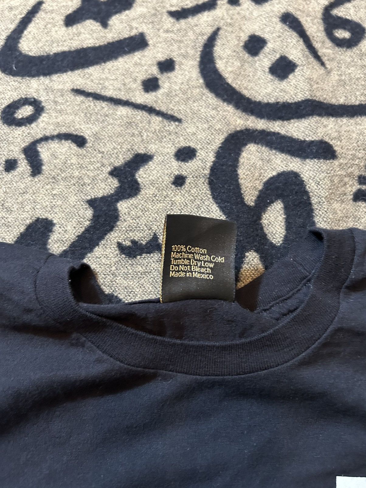 October's Very Own 2015 Prayer hand 6 Tshirt Size US M / EU 48-50 / 2 - 4 Thumbnail