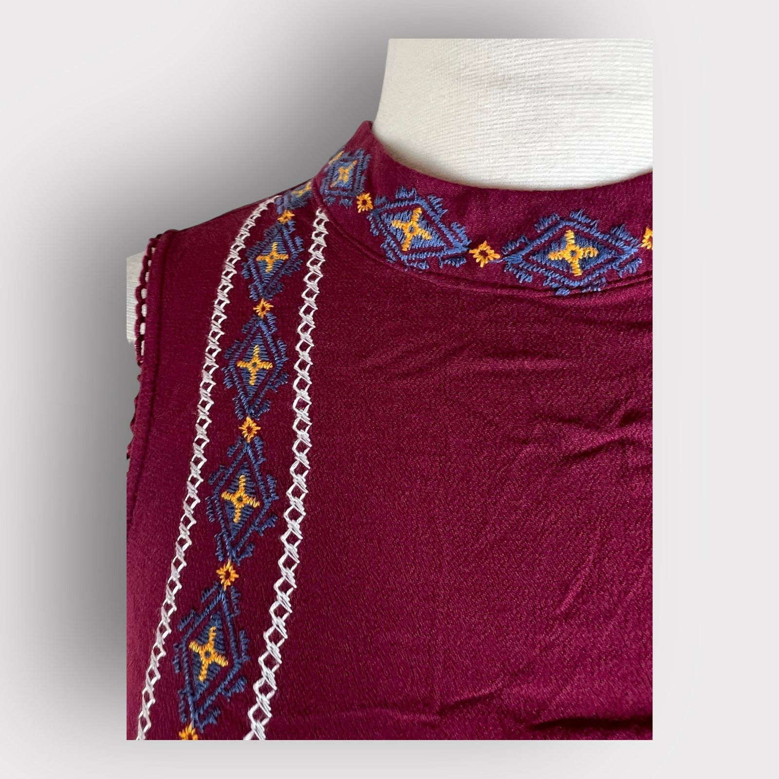 Target Basics XHILARATION | Embroidered Floral Maroon Drop Hem Dress Size S / US 4 / IT 40 - 6 Thumbnail