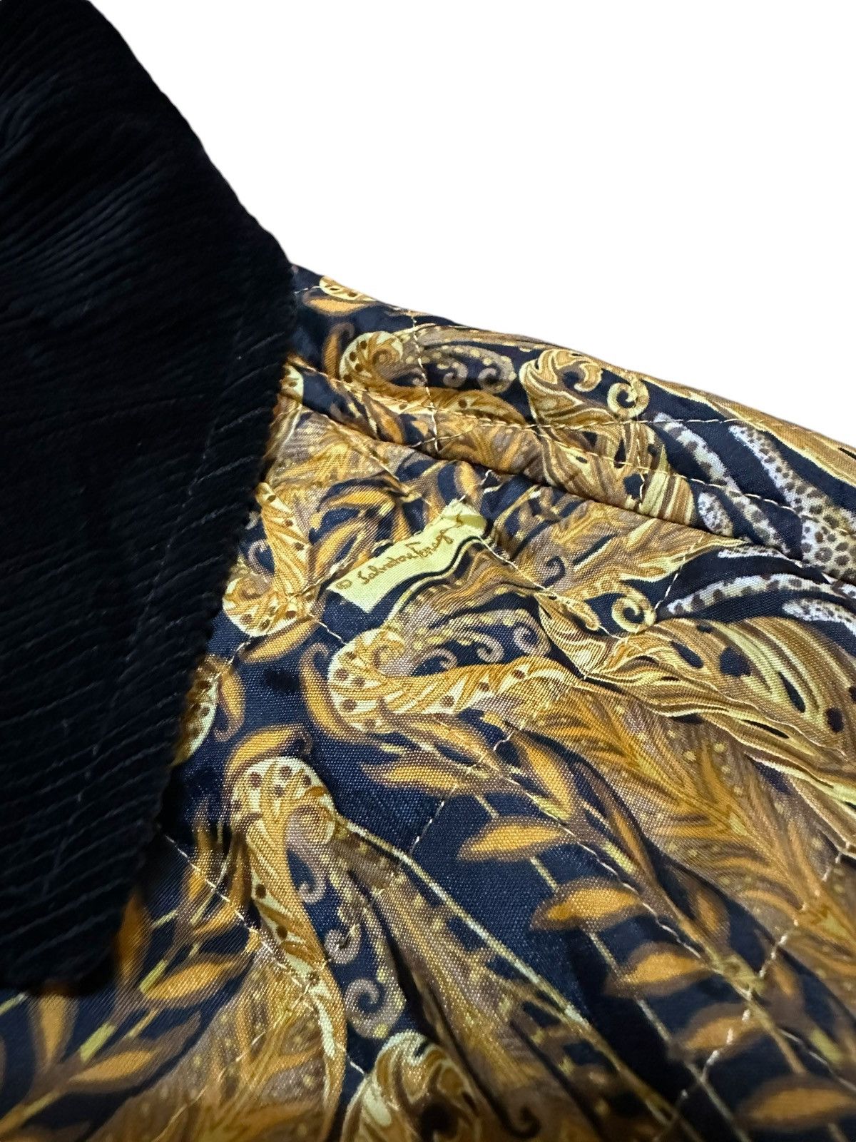 Salvatore Ferragamo Salvatore Ferragamo Quilted Jacket Full Print Luxury Size US M / EU 48-50 / 2 - 4 Thumbnail
