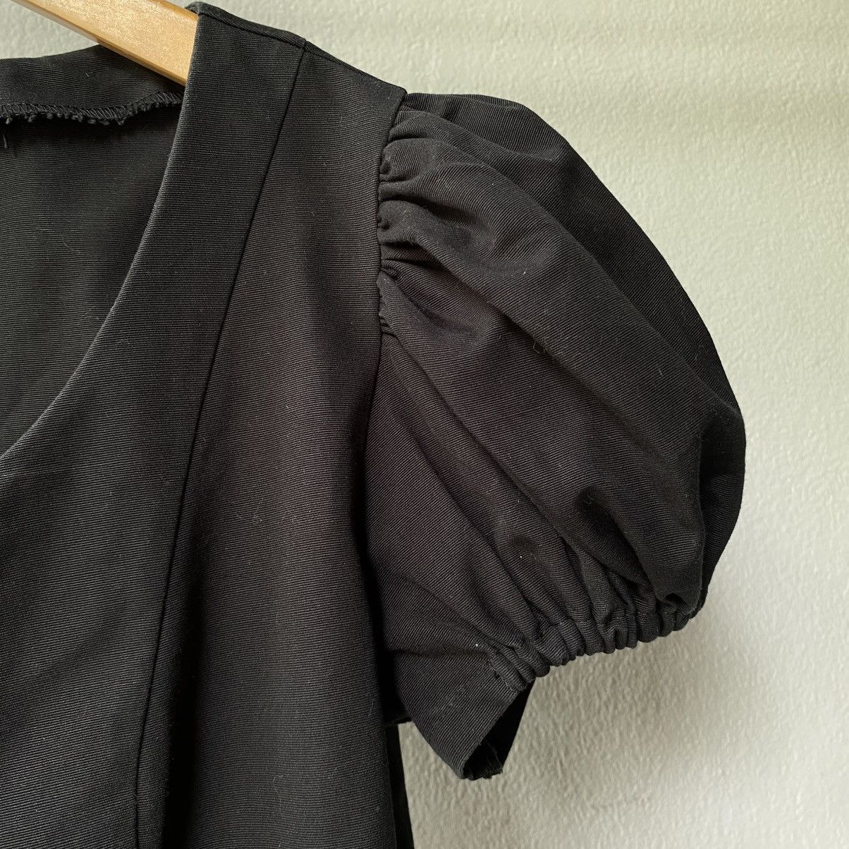 Moschino Moschino Black Puff Sleeve Fitted Cropped Top Size M / US 6-8 / IT 42-44 - 3 Thumbnail