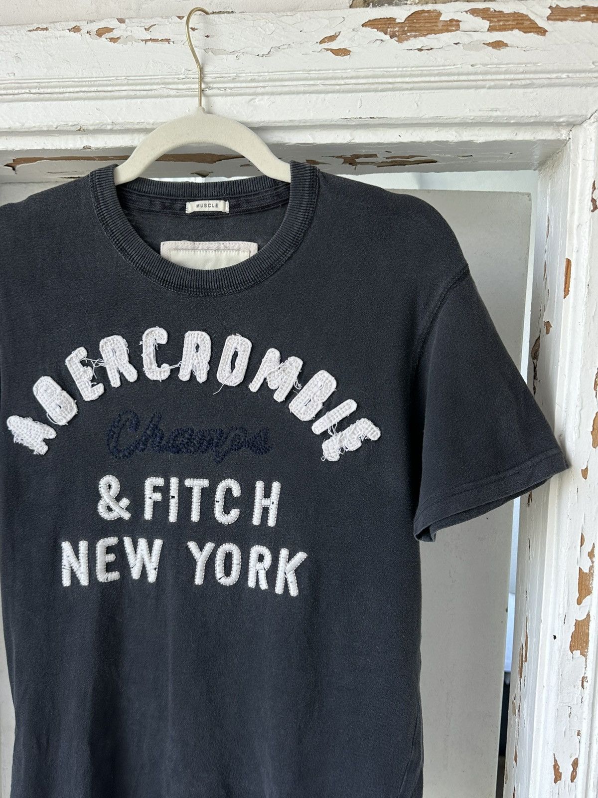 Vintage Vintage Abercombie & Fitch Black T-shirt Size US M / EU 48-50 / 2 - 2 Thumbnail