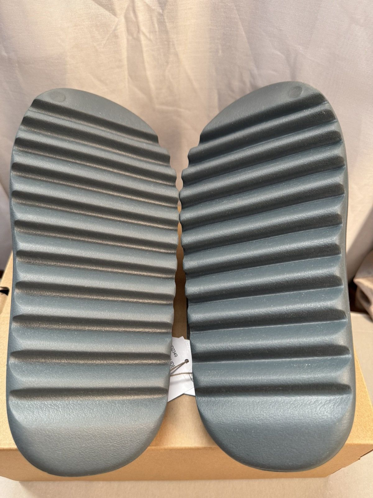 Yeezy Yeezy Slide ‘Slate Marine’ Size US 8 / EU 41 - 6 Thumbnail
