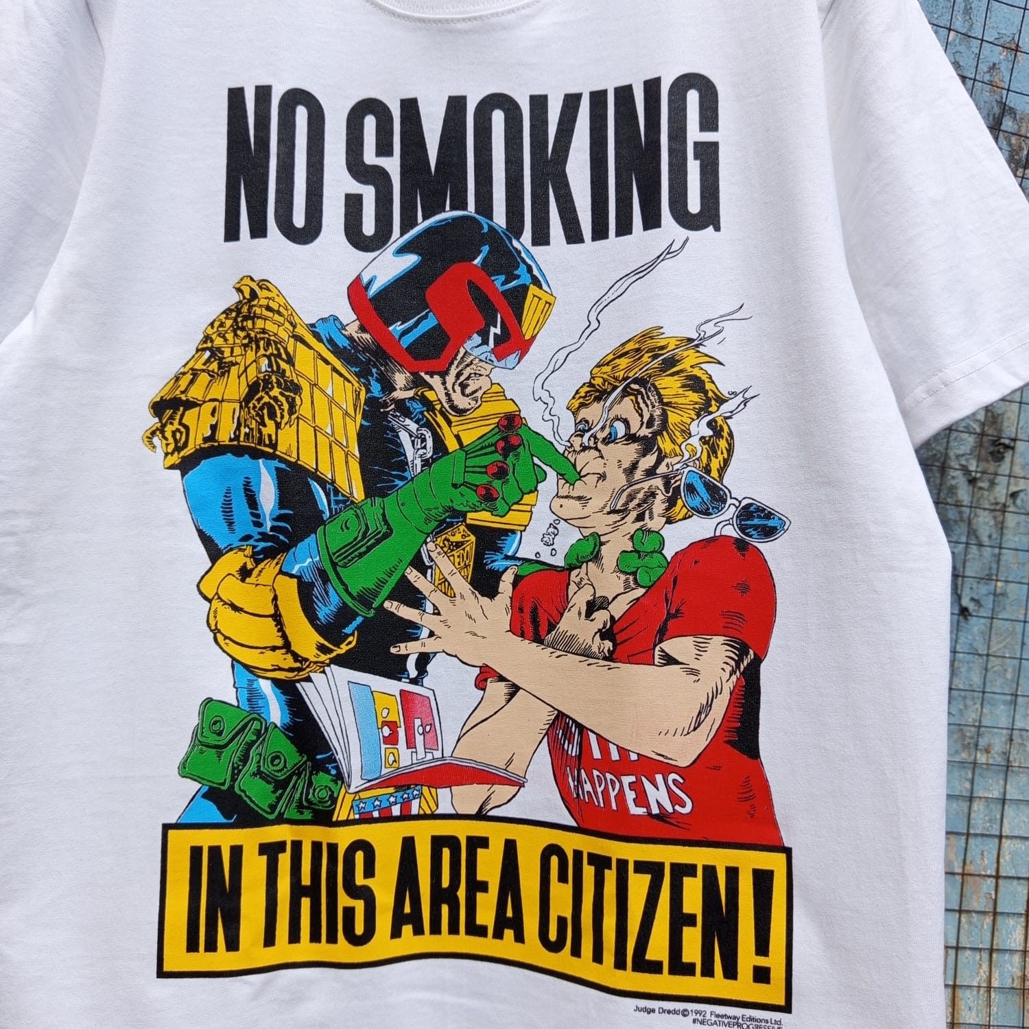 Band Tees Judge Dredd No Smoking Punk T shirt Size US XL / EU 56 / 4 - 3 Thumbnail