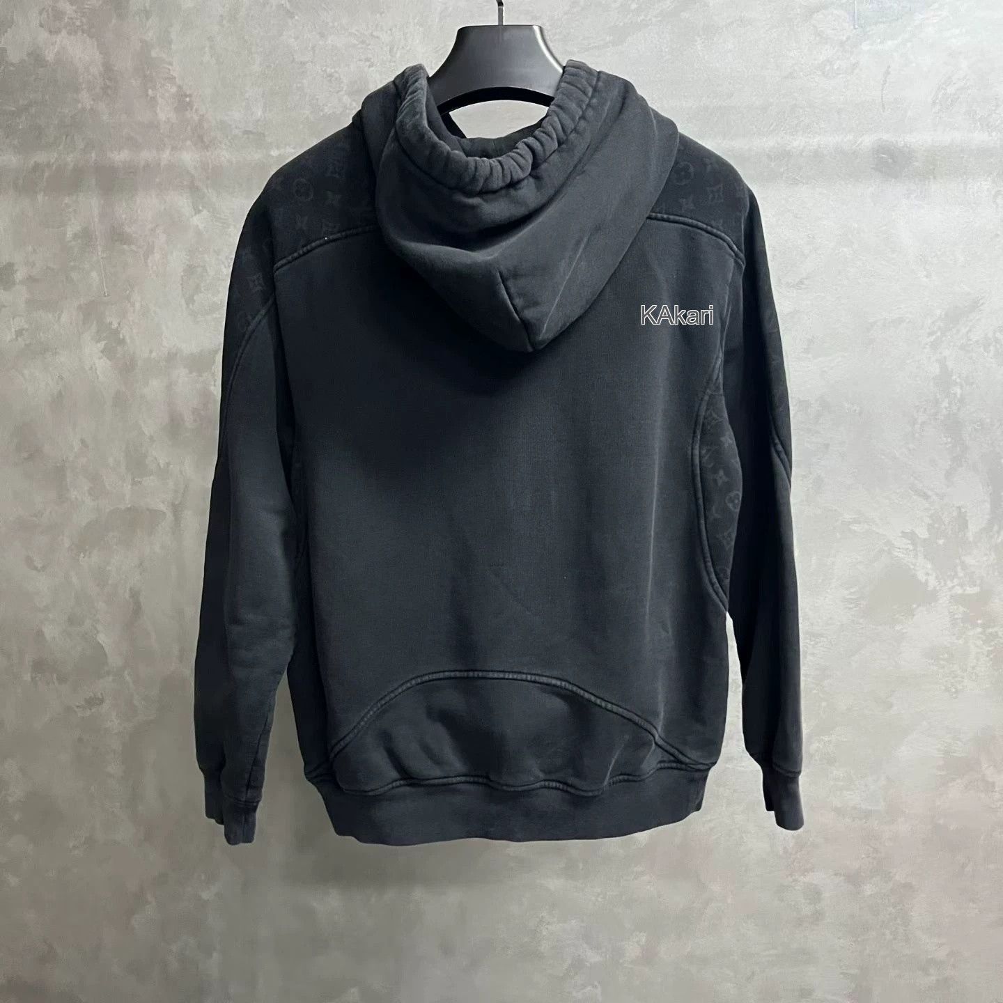 Louis Vuitton Louis Vuitton Black Letter Print Hoodie Size US L / EU 52-54 / 3 - 5 Thumbnail