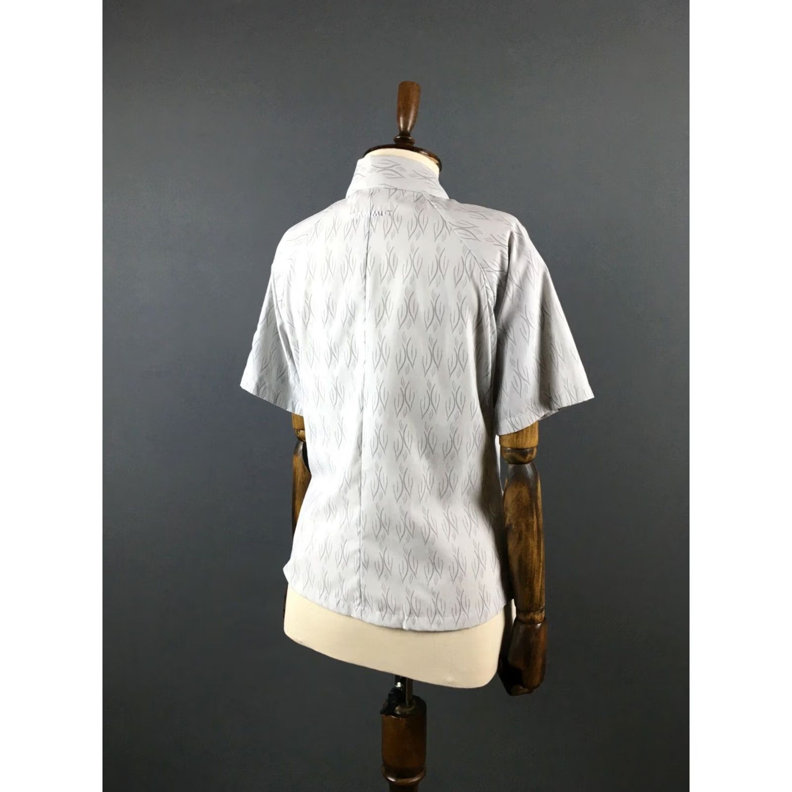 Mammut Mammut Gray Nylon Blouse Women M Short Sleeve Collared Embroidered Logo Floral Pattern Clothing Size M / US 6-8 / IT 42-44 - 3 Thumbnail