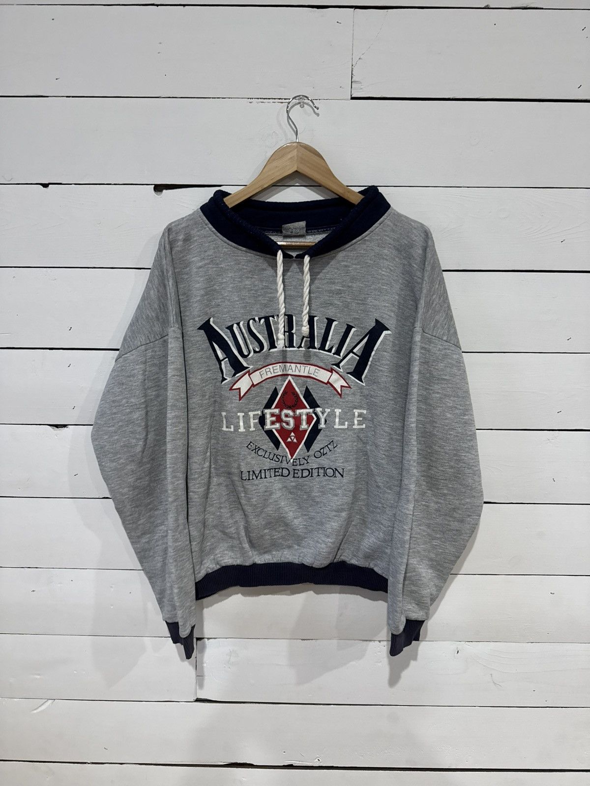 Vintage Vintage 90s Retro Boxy Australia Crewneck Size US XL / EU 56 / 4 - 1 Thumbnail