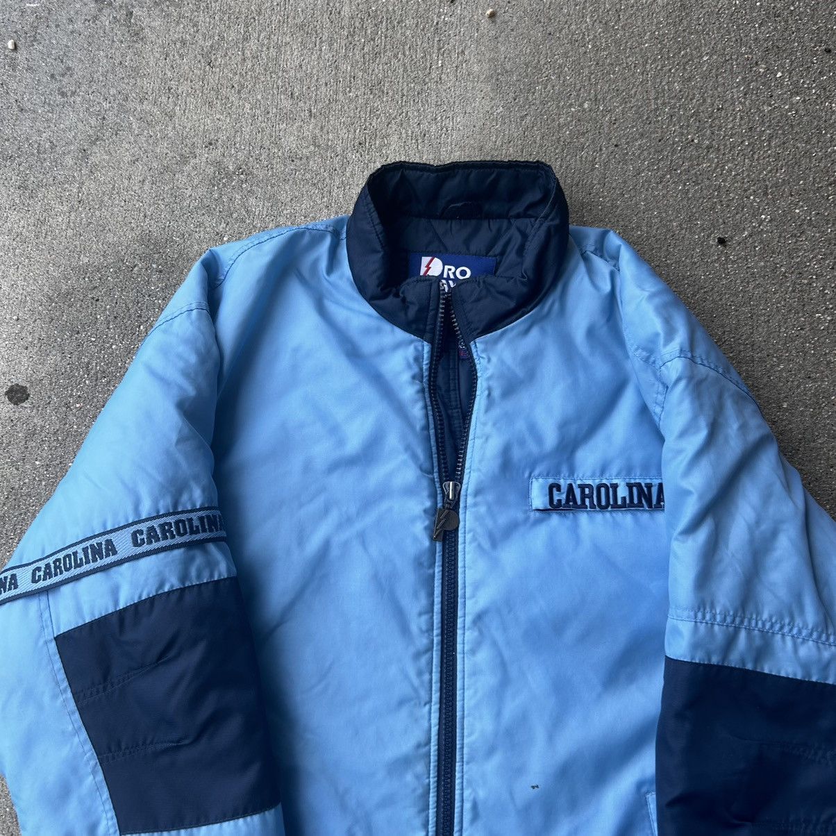 NCAA × Pro Player × Vintage vintage 1990 pro player caronlina Tar Heel puffer jacket, Size US M / EU 48-50 / 2 - 2 Thumbnail