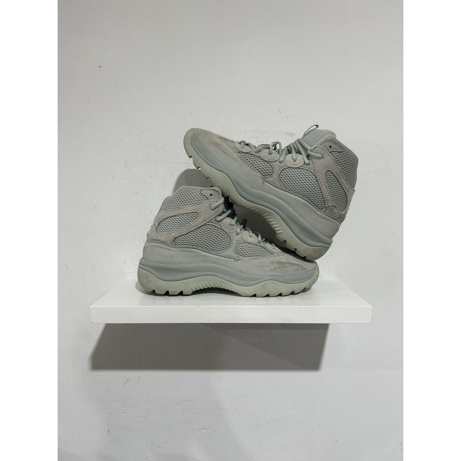 Adidas ADIDAS YEEZY DESERT BOOT SALT SIZE 9.5 PREOWNED Size US 9.5 / EU 42-43 - 1 Thumbnail