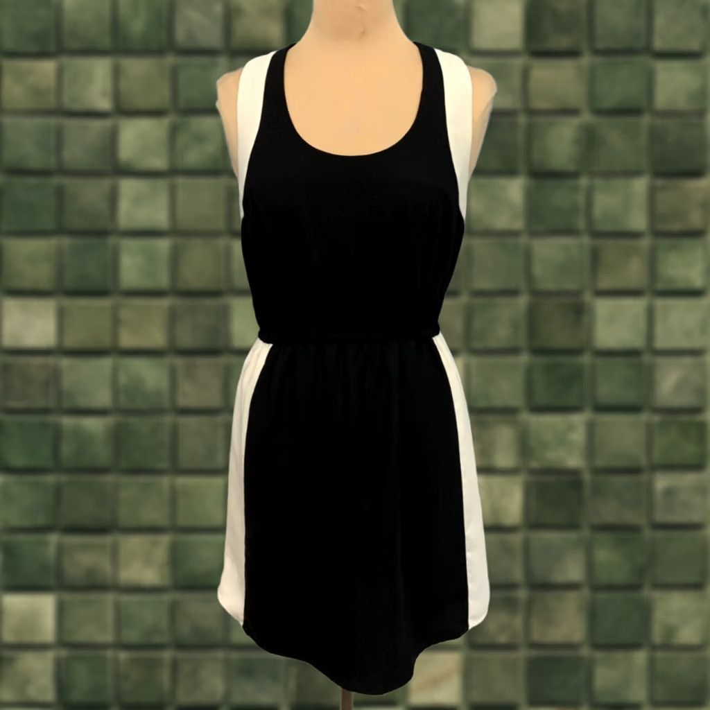 banana republic black and white wrap dress Banana Republic Petite Medium wrap dress NWOT