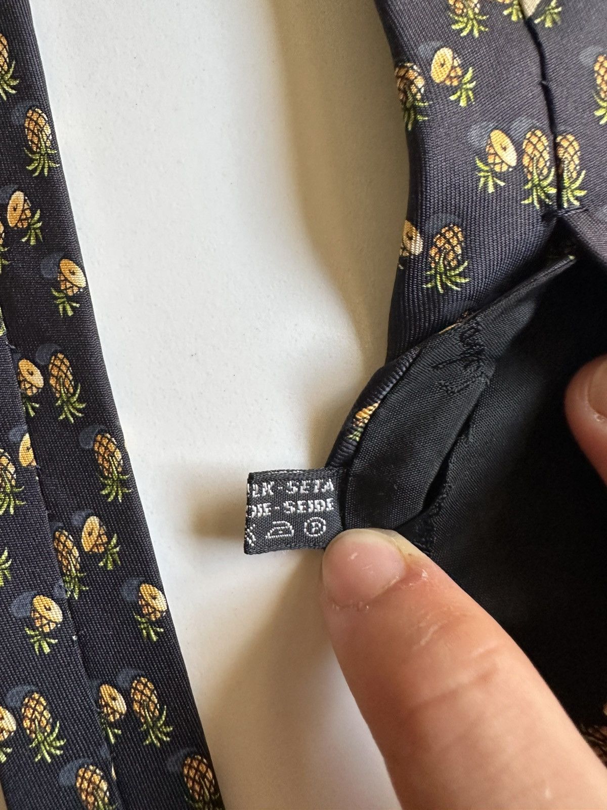 Salvatore Ferragamo Salvatore Ferragamo Silk Tie – Pineapple Print Made in Italy Size ONE SIZE - 7 Thumbnail