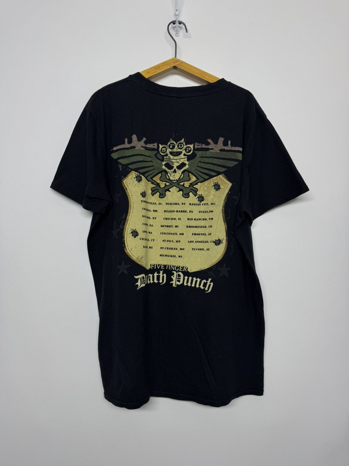 Gildan FIVE FINGER DEATH PUNCH OFFICIAL BAND CONCERT MUSIC T-SHIRT Size US L / EU 52-54 / 3 - 3 Thumbnail