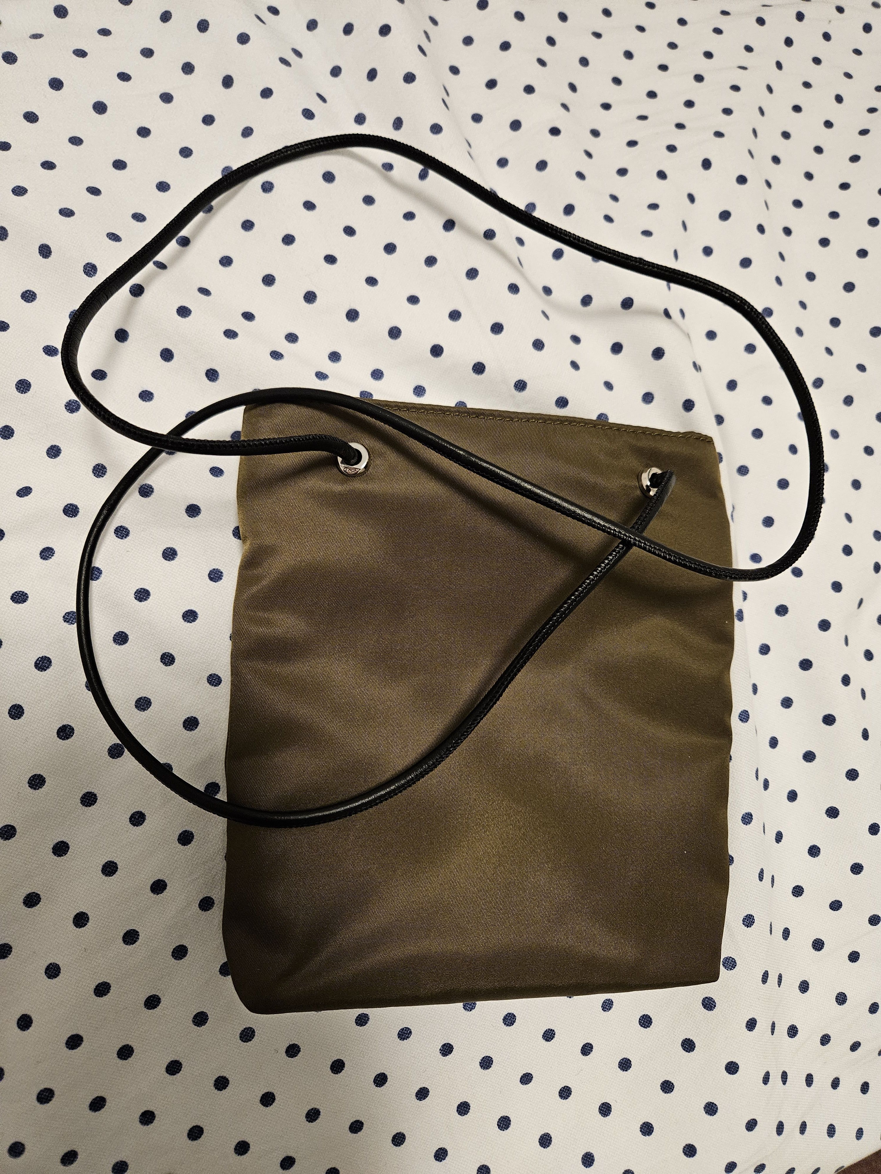 Givenchy 4G Light Nylon Pouch - UNISEX Size ONE SIZE - 10 Thumbnail