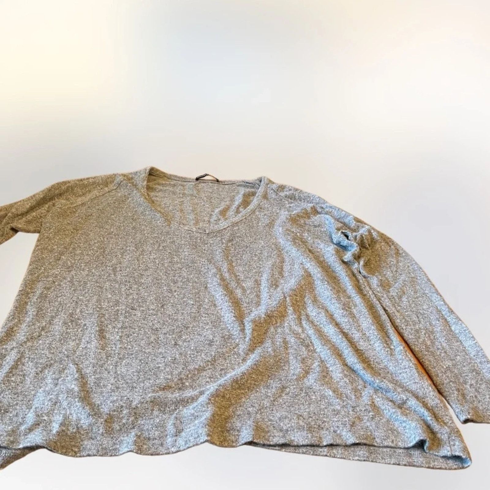 Brandy Melville Brandy Melville 60% wool blend sweater, one size Size ONE SIZE - 1 Thumbnail