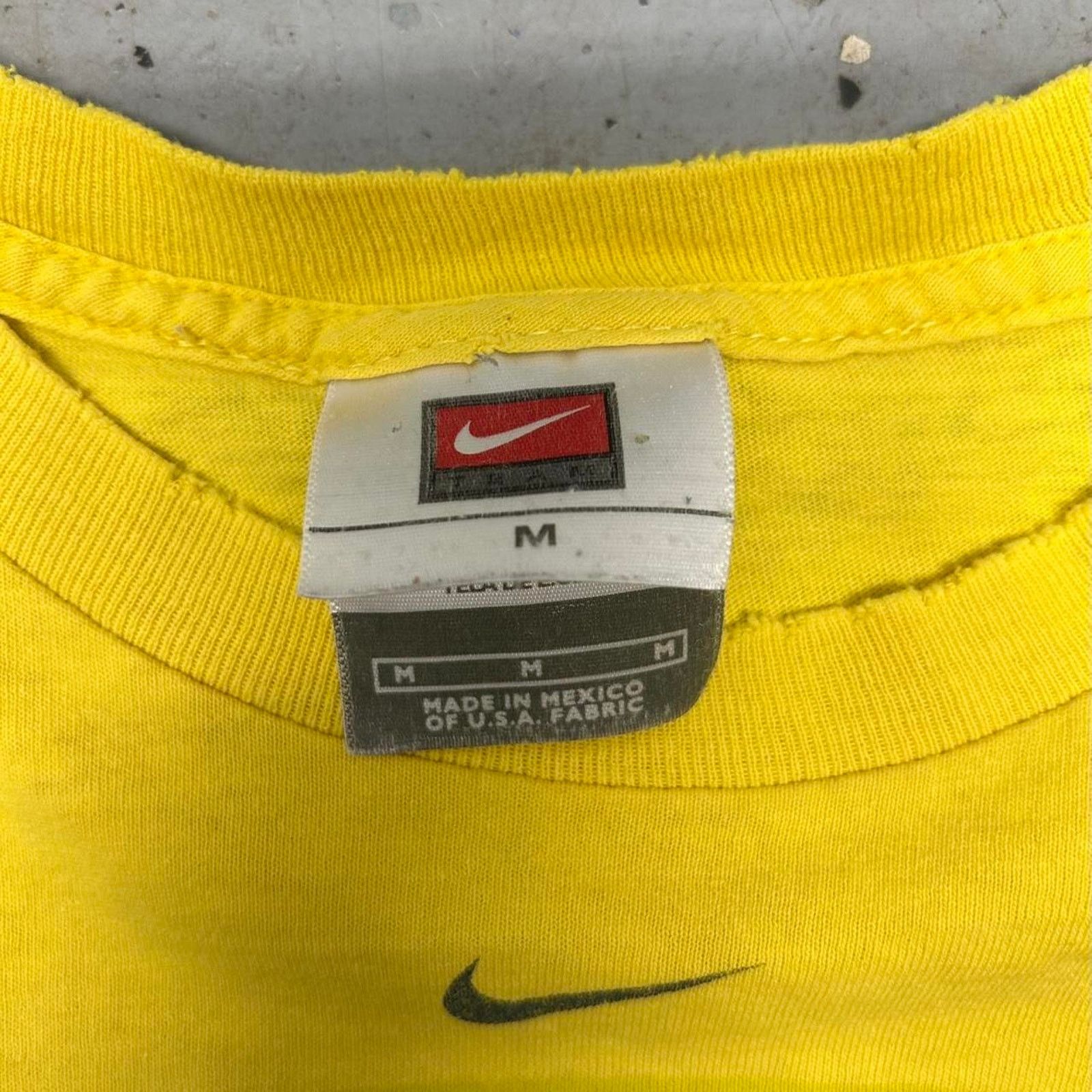 Nike 2006 Michigan Wolverines yellow and black Nike t-shirt Size US M / EU 48-50 / 2 - 3 Thumbnail