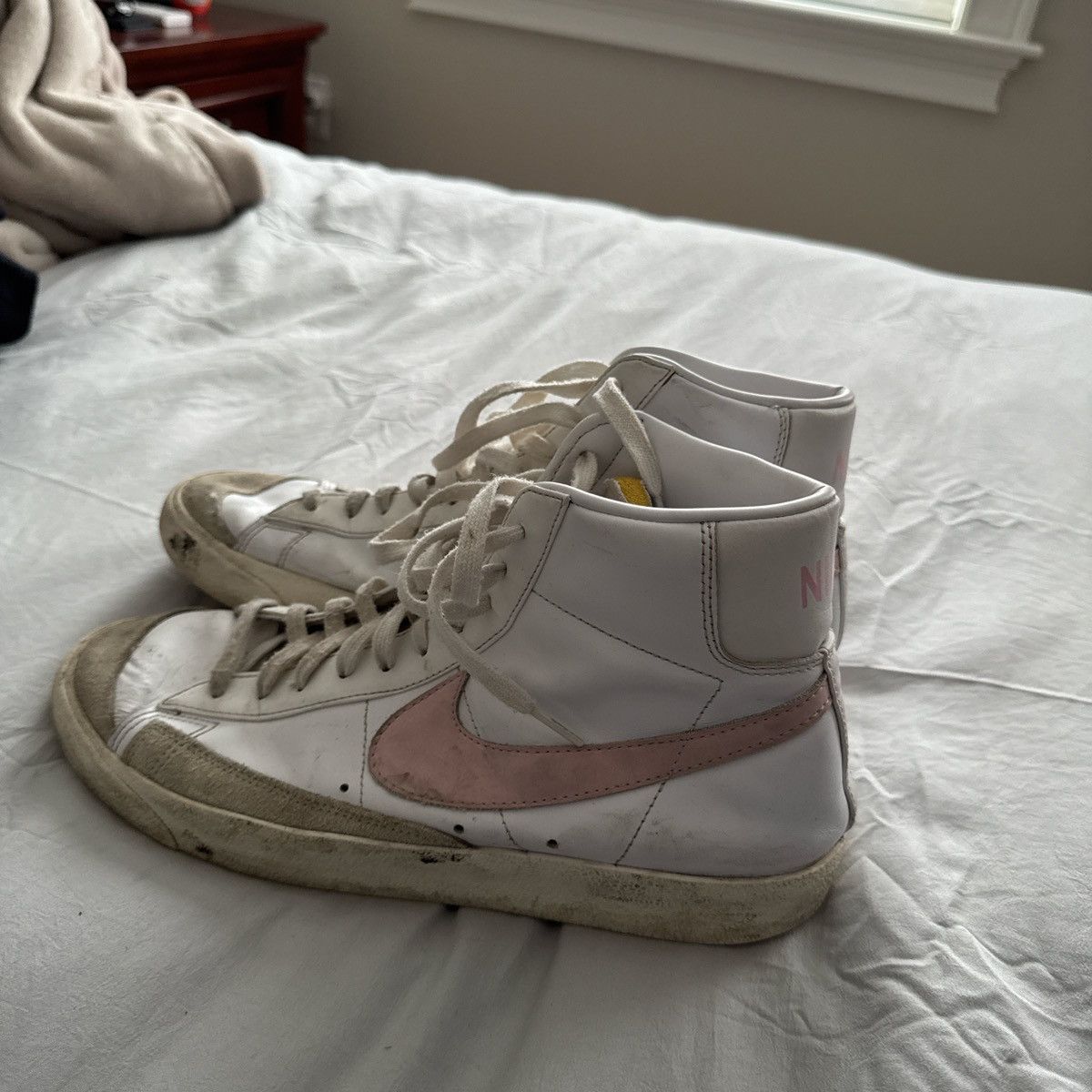 Nike Nike Blazer white and pink Size US 12 / EU 45 - 1 Thumbnail