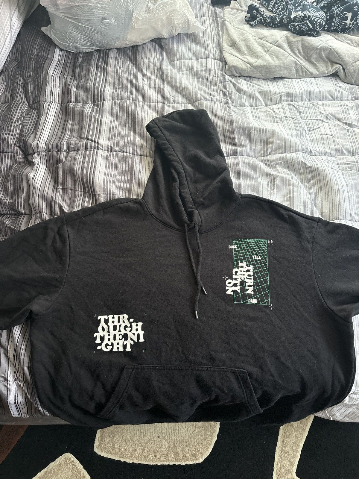 H&M Turn The City On Hoodie Size US XL / EU 56 / 4 - 3 Thumbnail