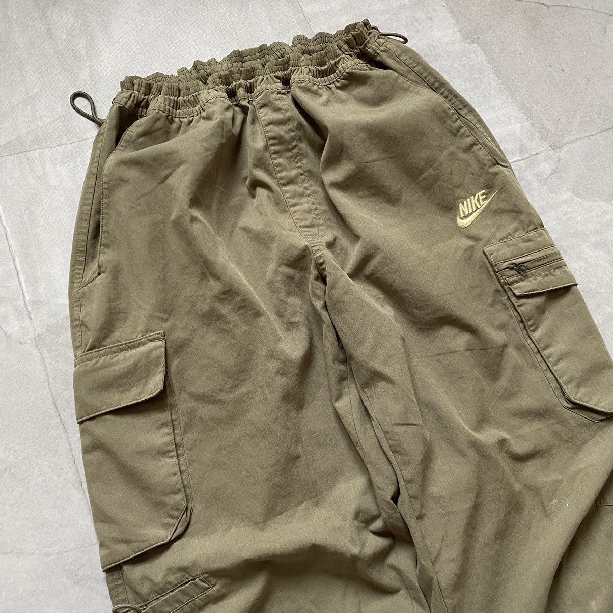 Japanese Brand × Nike × Vintage Y2K Nike Vintage Faded Cargo Parachute Green Pants Size US 31 - 2 Thumbnail