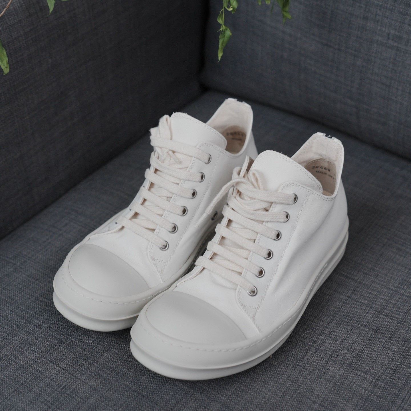 Rick Owens Rick Owens Canvas White Lowtop Sneakers us_8 Women Size US 8 / IT 38 - 1 Thumbnail