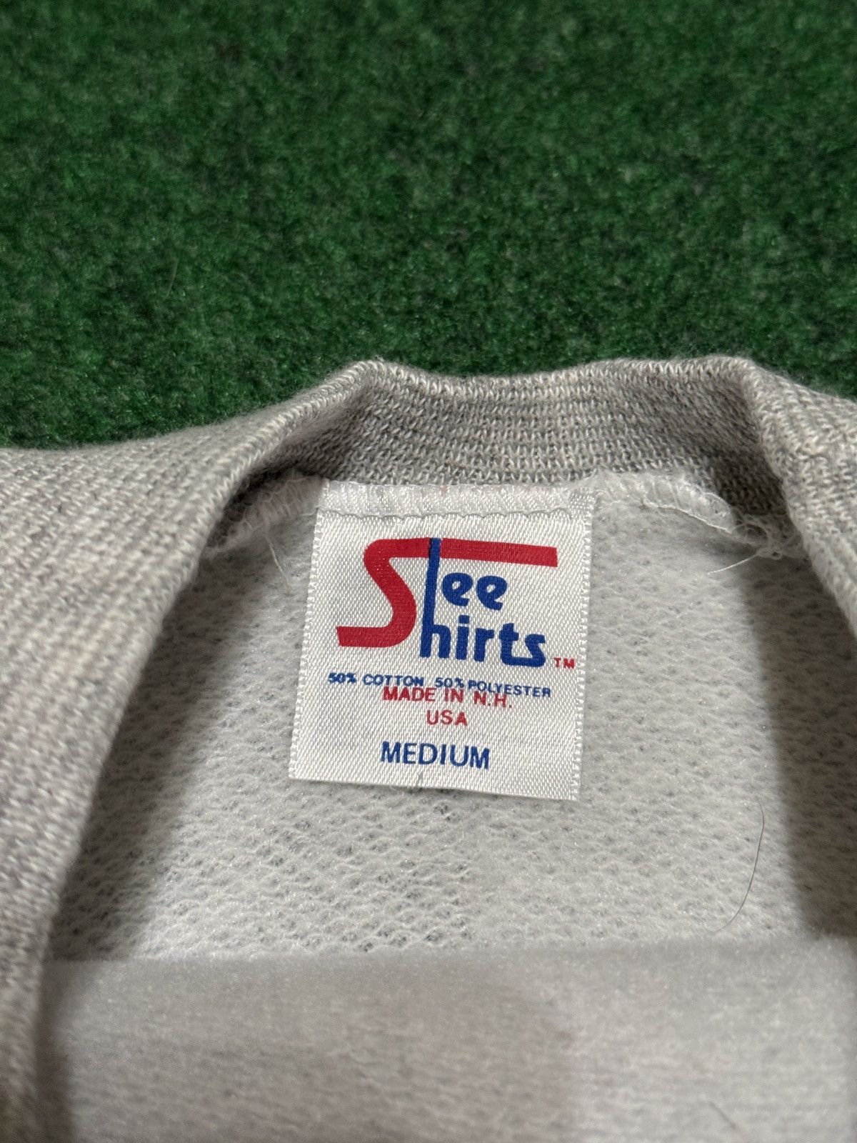 Canon Vintage 80s Canon Eos 35mm Camera 18.5x24 Gray Sweatshirt Size US M / EU 48-50 / 2 - 3 Thumbnail