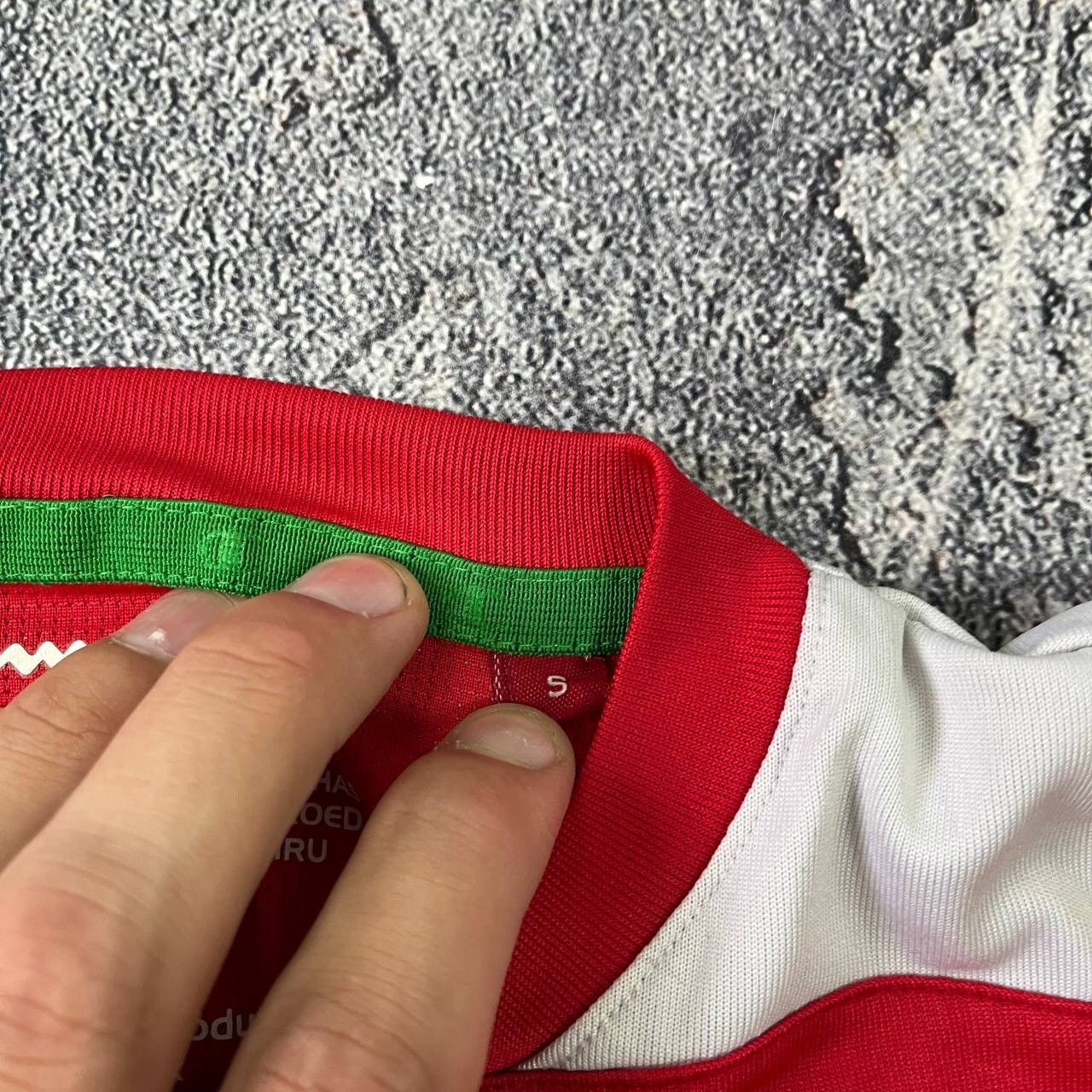 Champion Vintage Wales Team 2008/2010 Football Soccer Shirt Jersey Size US S / EU 44-46 / 1 - 8 Thumbnail