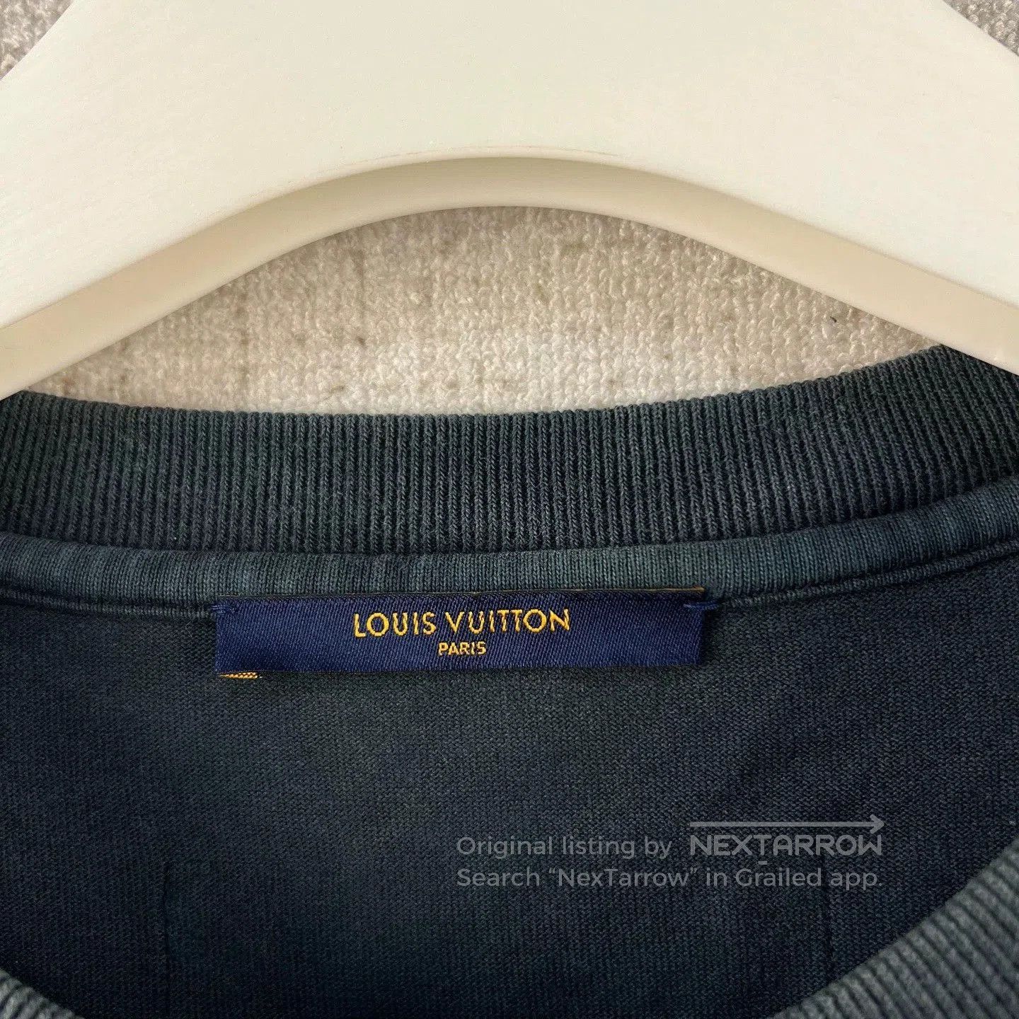 Louis Vuitton LOUIS VUITTON FW21 Solid Back Logo Tee. Size US XL / EU 56 / 4 - 4 Thumbnail