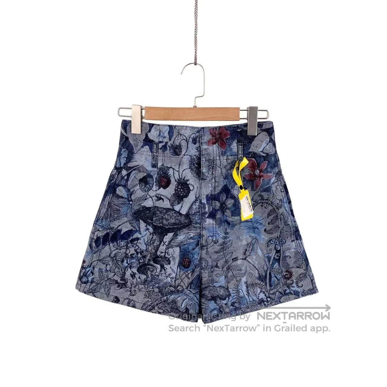 Dior Dior Limited edition Alice in Wonderland printed shorts| Size 24" / US 00 / IT 34 - 1 Thumbnail
