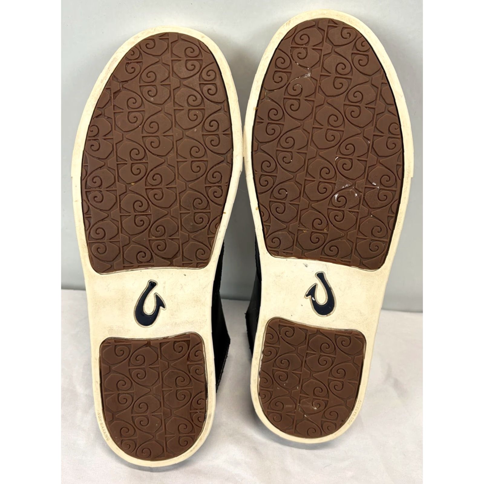 Olukai OluKai Pehuea Slip-On Leather Casual Sneaker Women’s Black 10 Drop Heel Comfort Size US 10 / IT 40 - 5 Thumbnail