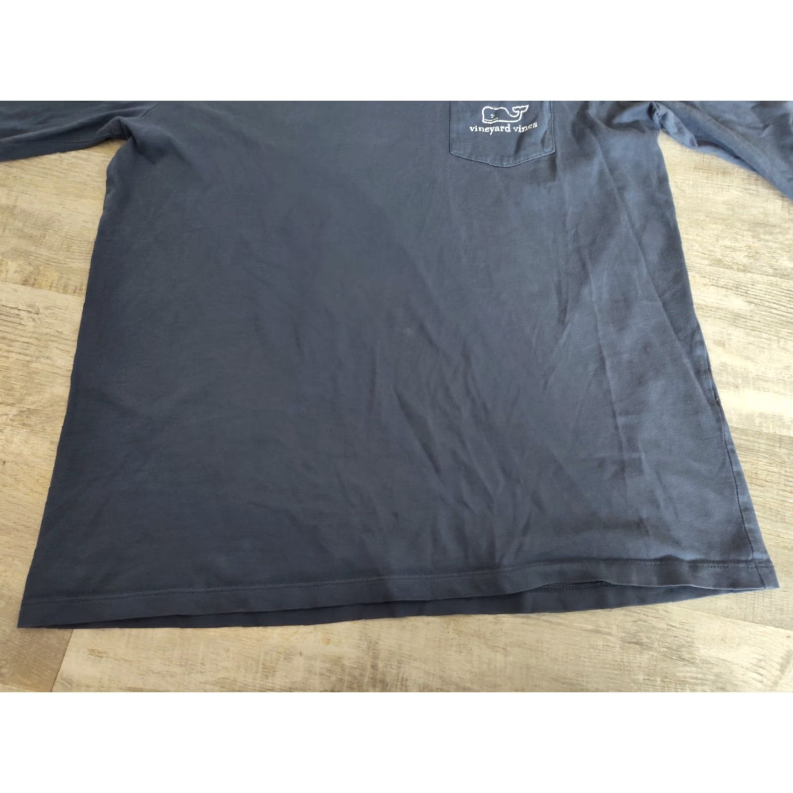 Vineyard Vines VINEYARD VINES Men's Long Sleeve Tee Shirt Medium Blue Solid Whale Logo Casual Size US M / EU 48-50 / 2 - 7 Thumbnail