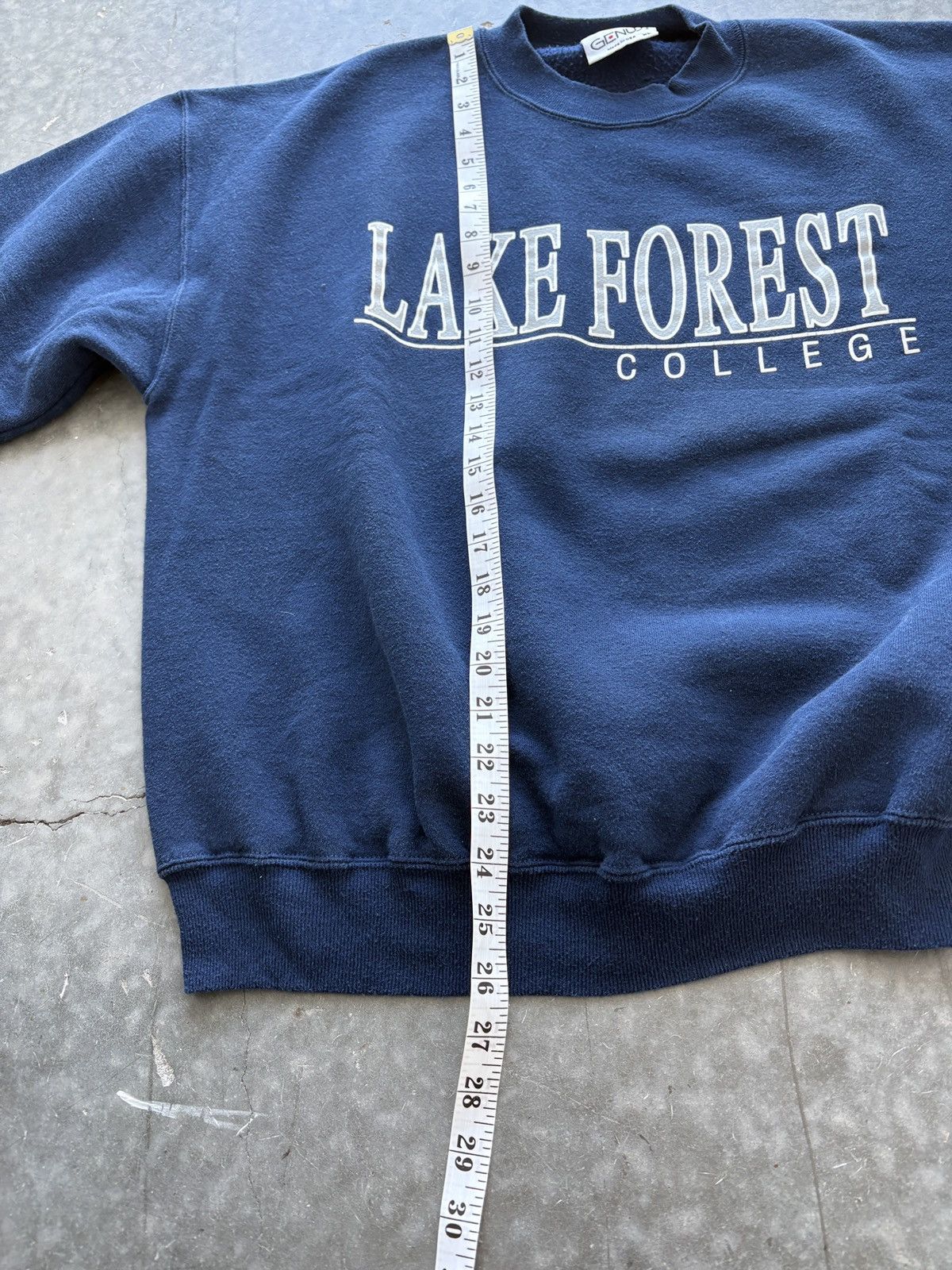 Vintage Vintage 90s Lake Forest College Sweatshirt Boxy Fit Size US XL / EU 56 / 4 - 5 Thumbnail