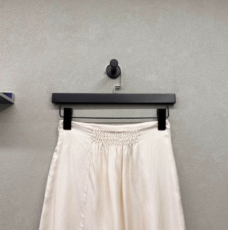 Prada Prada Light apricot skirt 2502-Nextarrow Size 35" - 4 Thumbnail