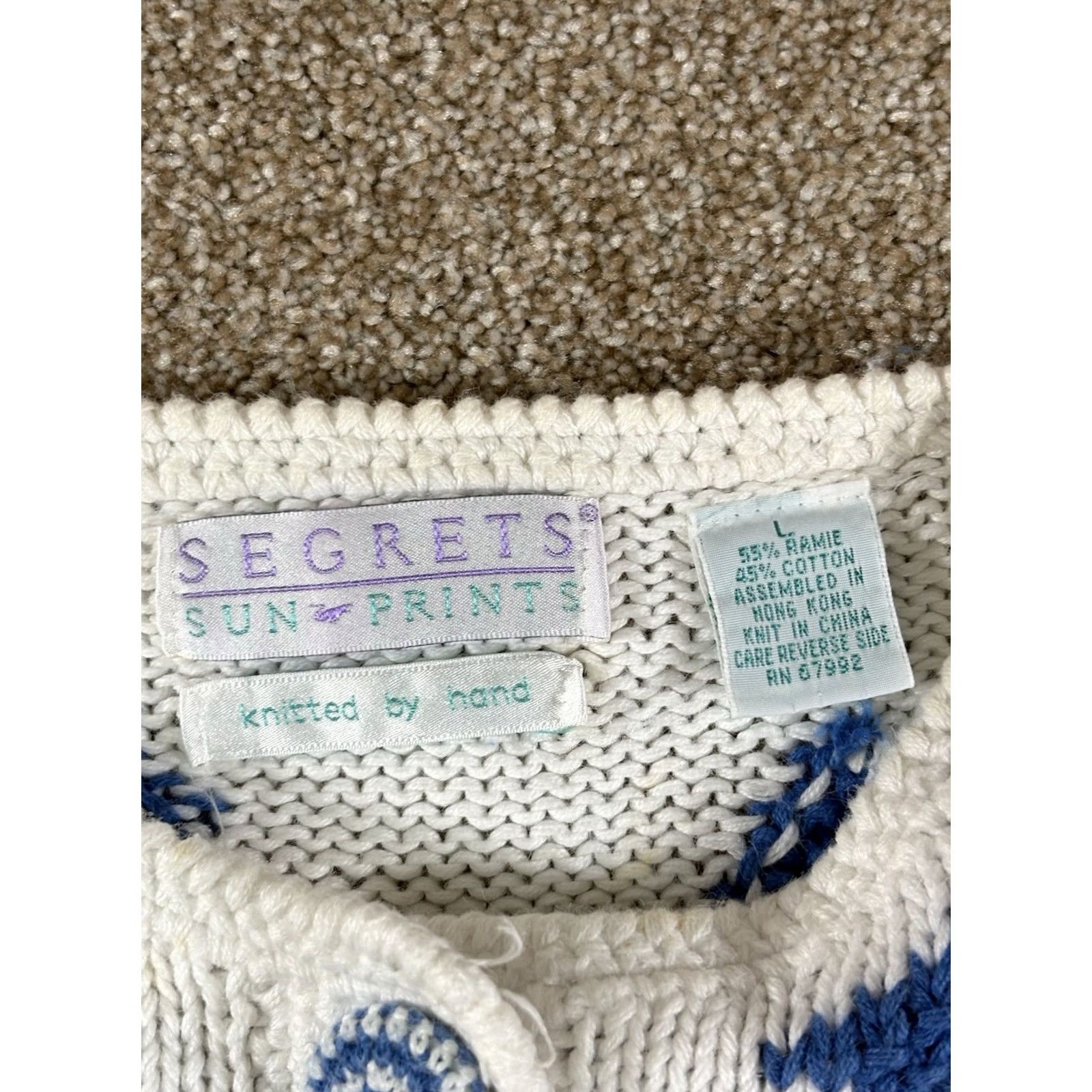 Vintage VINTAGE Segrets Sweater Cardigan Shirt Womens L White w/ Blue Accent Swirly 90s 80s Bohemian Retro Hand Knit Crochet Buttons Embroidered Giftable Size L / US 10 / IT 46 - 5 Thumbnail