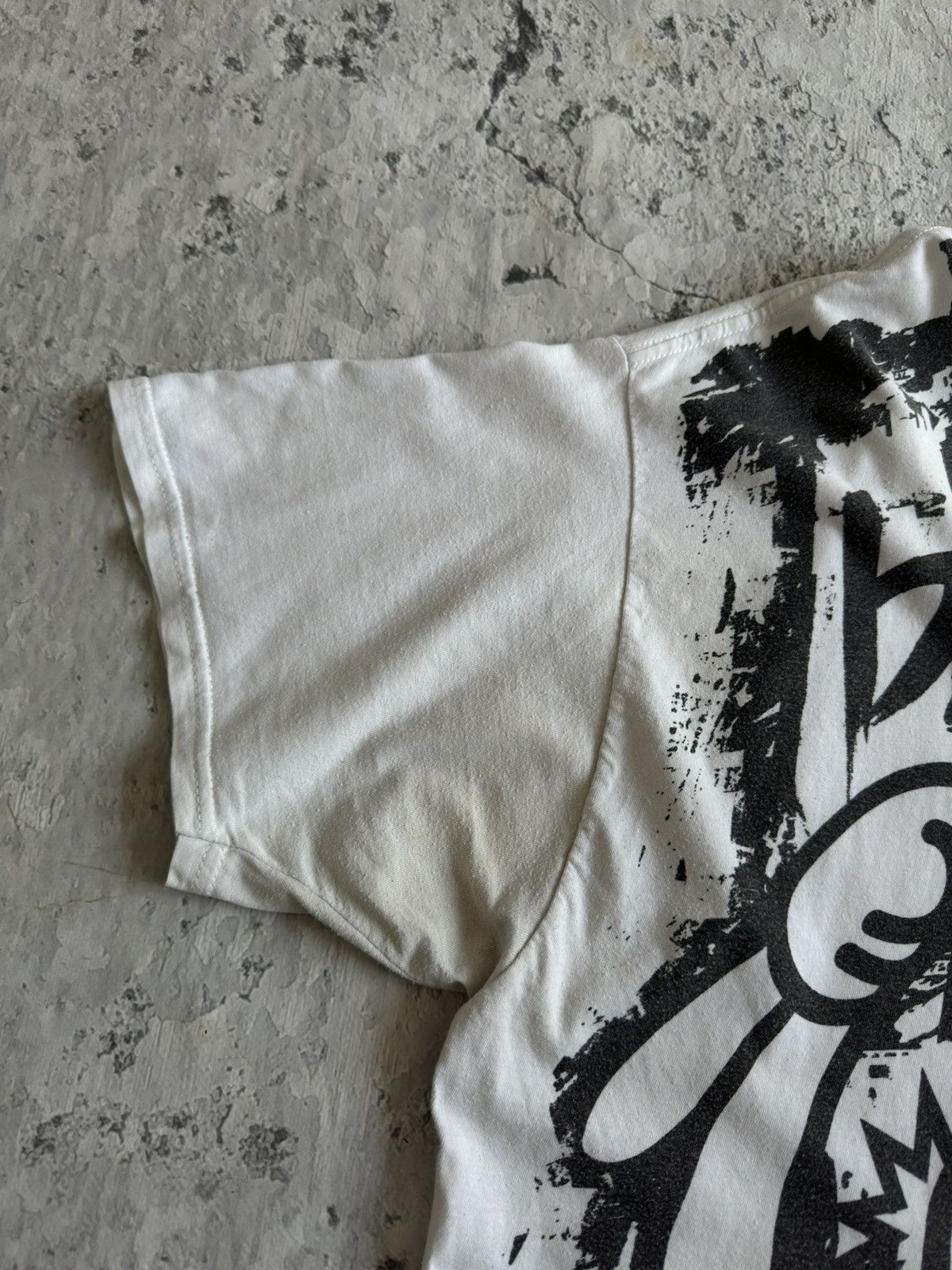 Band Tees Vintage 2000s Blink 182 Bunny Print Tee Size US XL / EU 56 / 4 - 9 Thumbnail