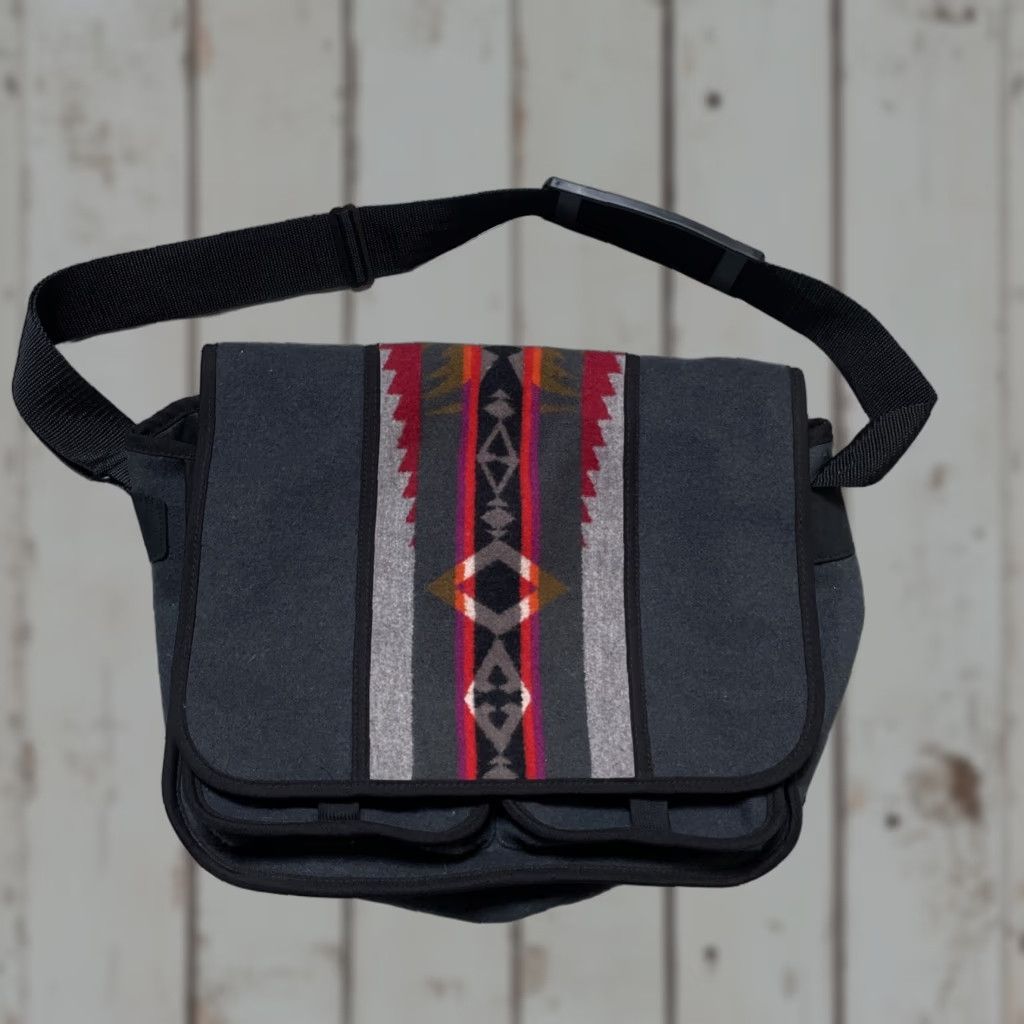 Pendleton VINTAGE Pendleton High Grade Western Wear Messenger Bag Aztec Pattern Made USA Size ONE SIZE - 1 Thumbnail
