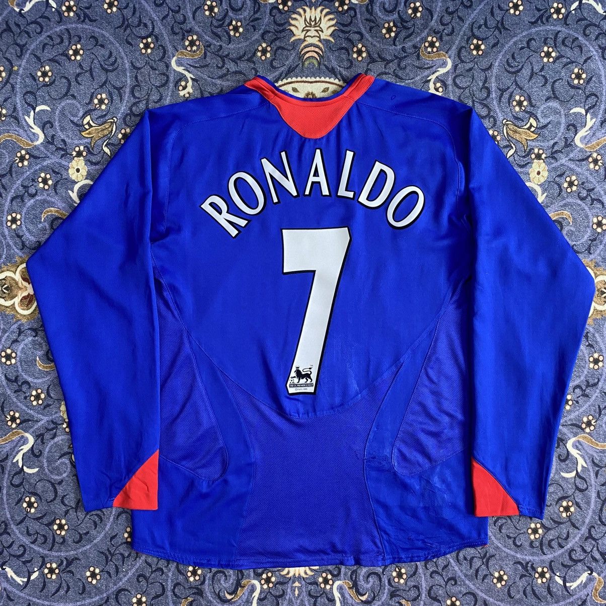Vintage 2005/06 Nike Manchester United Away Jersey