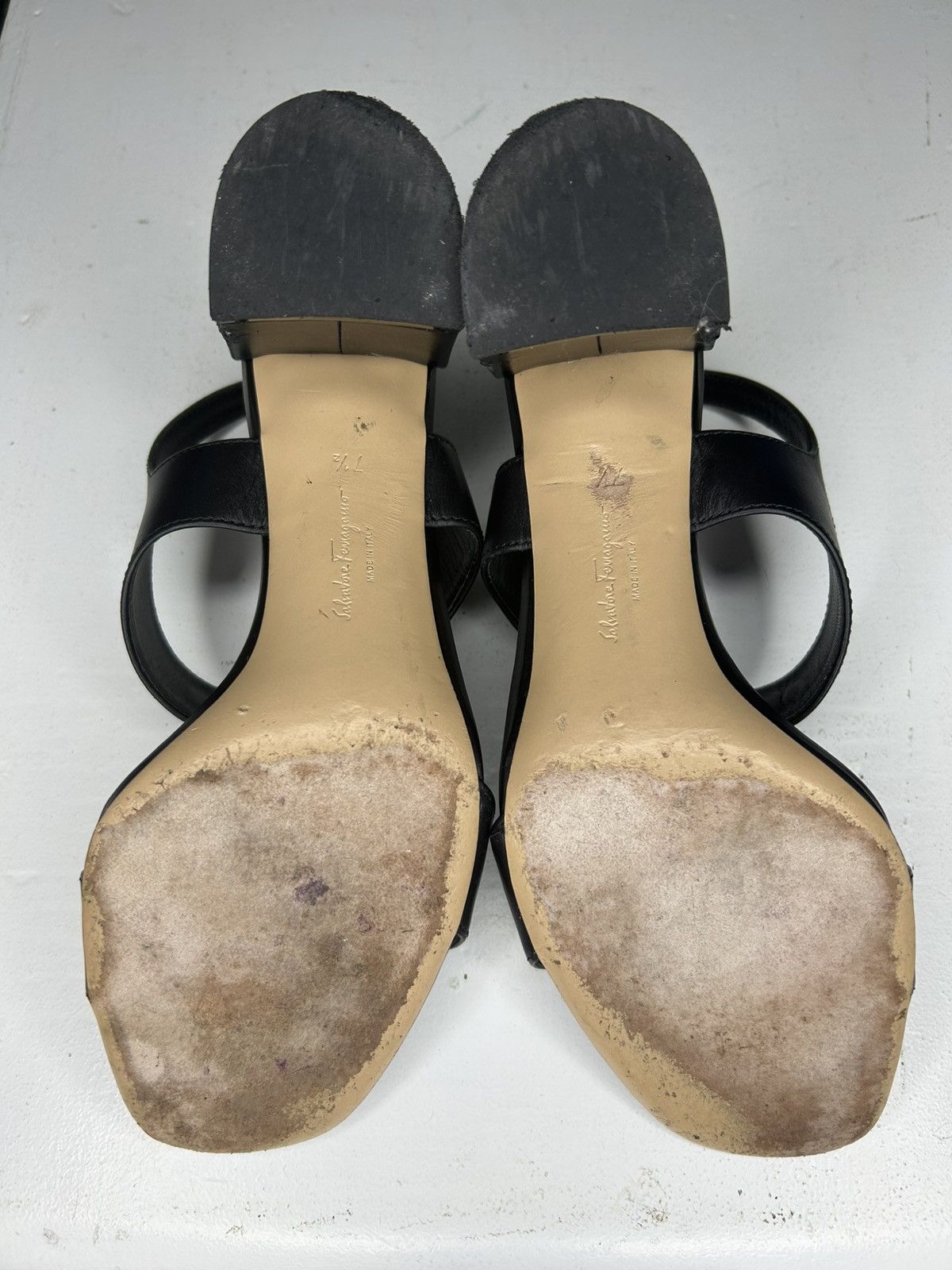 Salvatore Ferragamo Salvatore Ferragamo Black Leather Cayla Sandals Size 7 1/2 Size US 7.5 / IT 37.5 - 9 Thumbnail