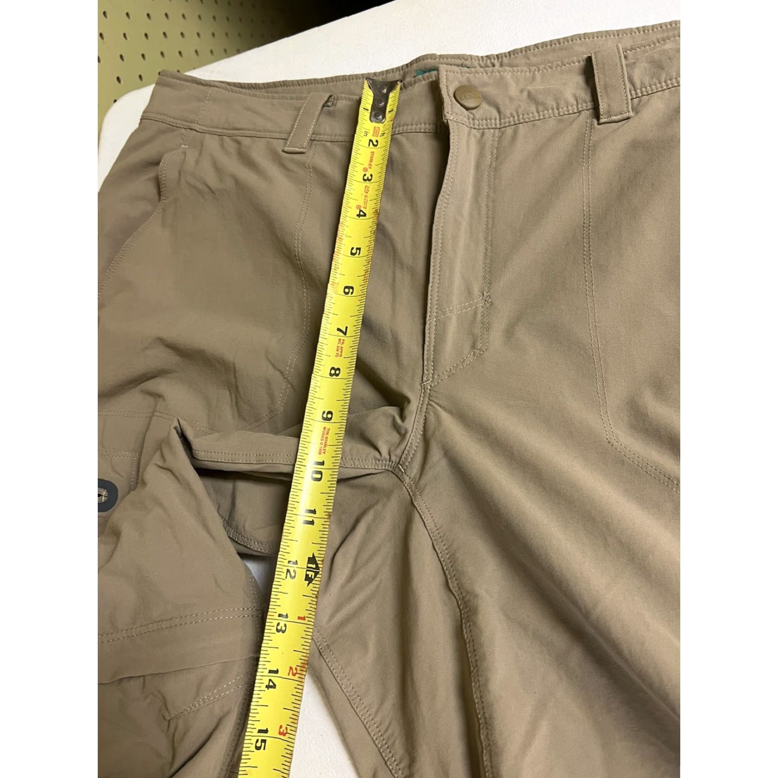Vintage LL Bean Convertible Cargo Pants Mens 38x30 Khaki Stretch Outdoors Regular Inseam 30 Beige Cargo Pants Outdoor Mens 38x30 Size US 38 / EU 54 - 4 Thumbnail