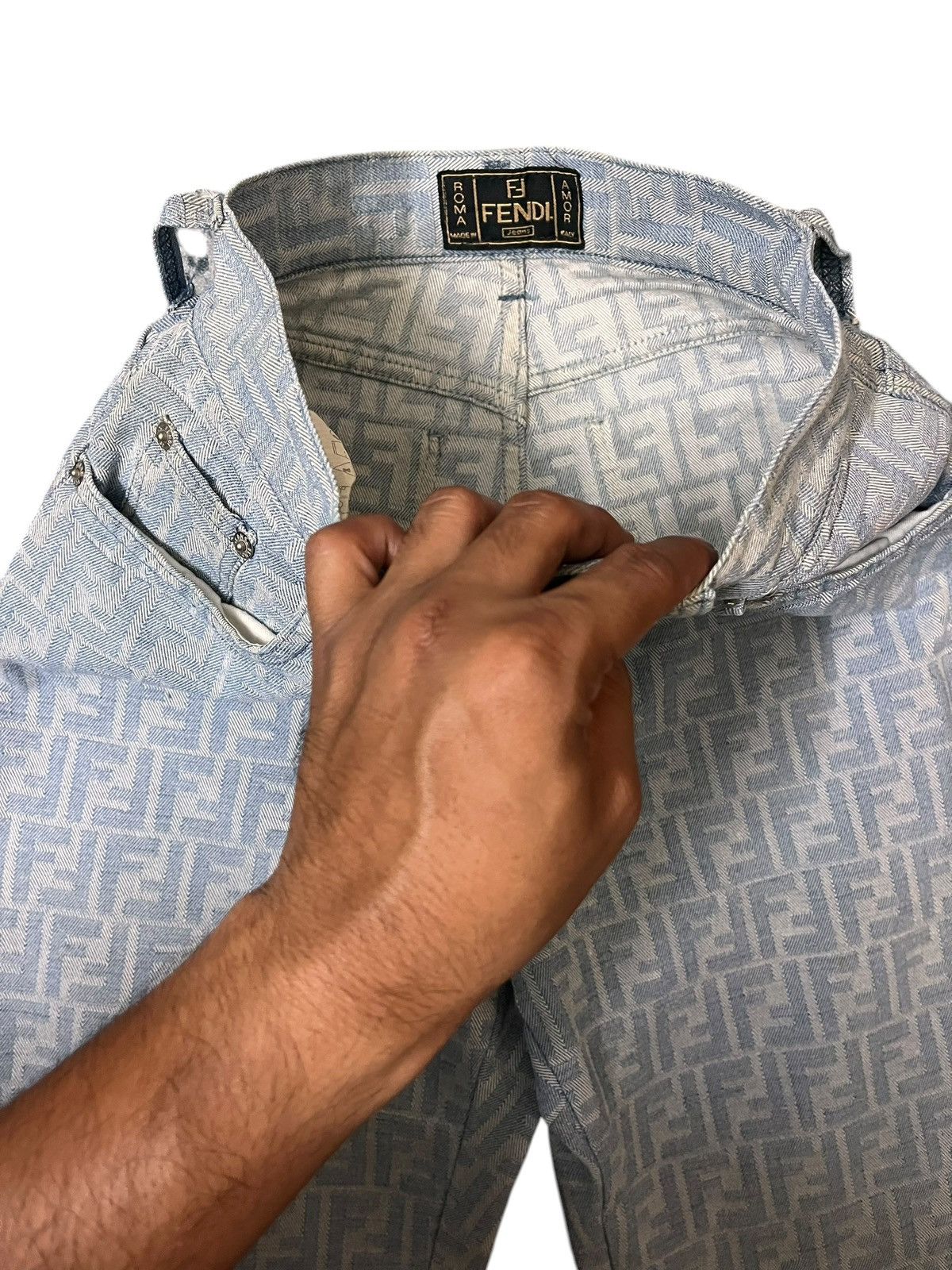 Fendi Vintage Fendi Monogram Jeans Size 25" / US 0 / IT 36 - 11 Thumbnail