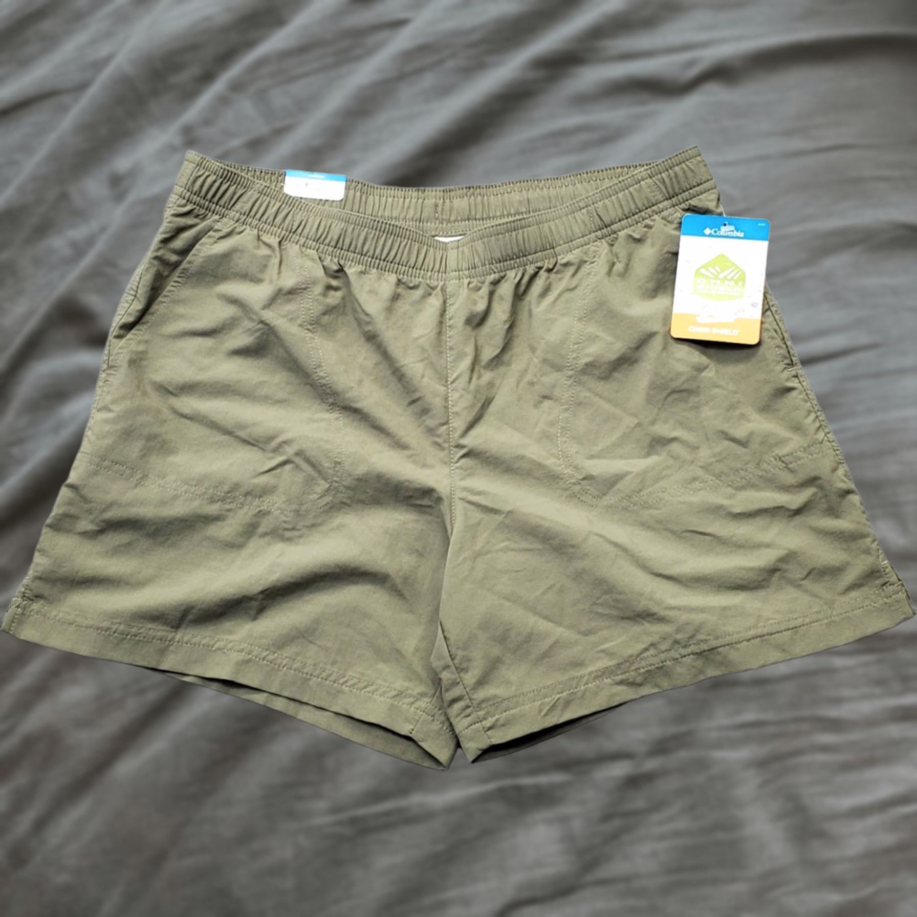 Vintage Columbia Womens Sandy River Shorts Bermuda M Green Omni Shield Elastic Waist Slit Pockets 5.25 Inseam Casual Outdoor Hiking Mens Womens Size 32" / US 10 / IT 46 - 1 Thumbnail