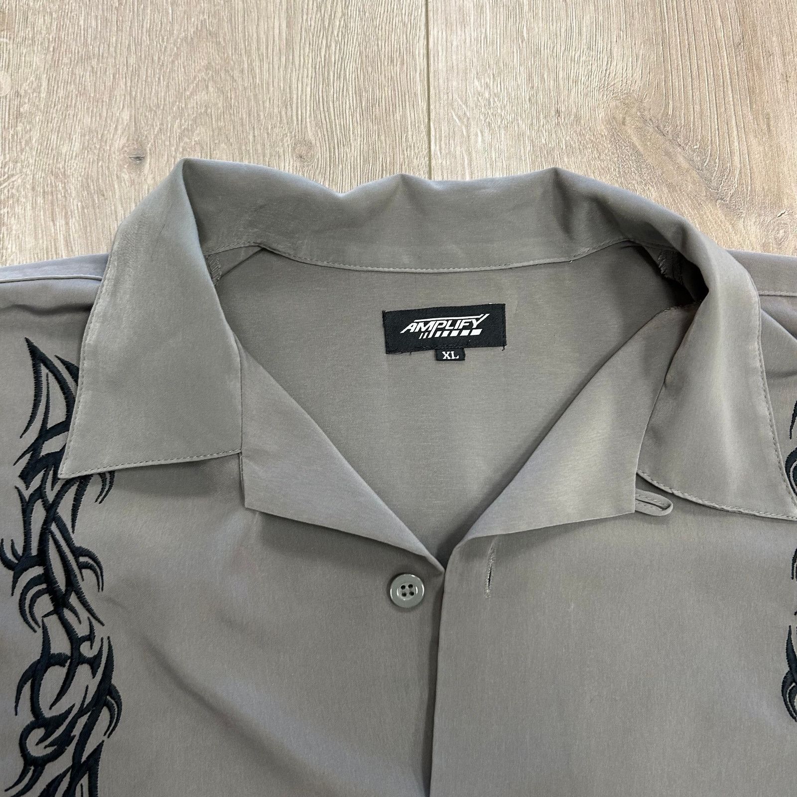 Vintage Vintage Y2K Vine Tattoo Art Button Up Shirt Gray Black XL Size US XL / EU 56 / 4 - 4 Thumbnail