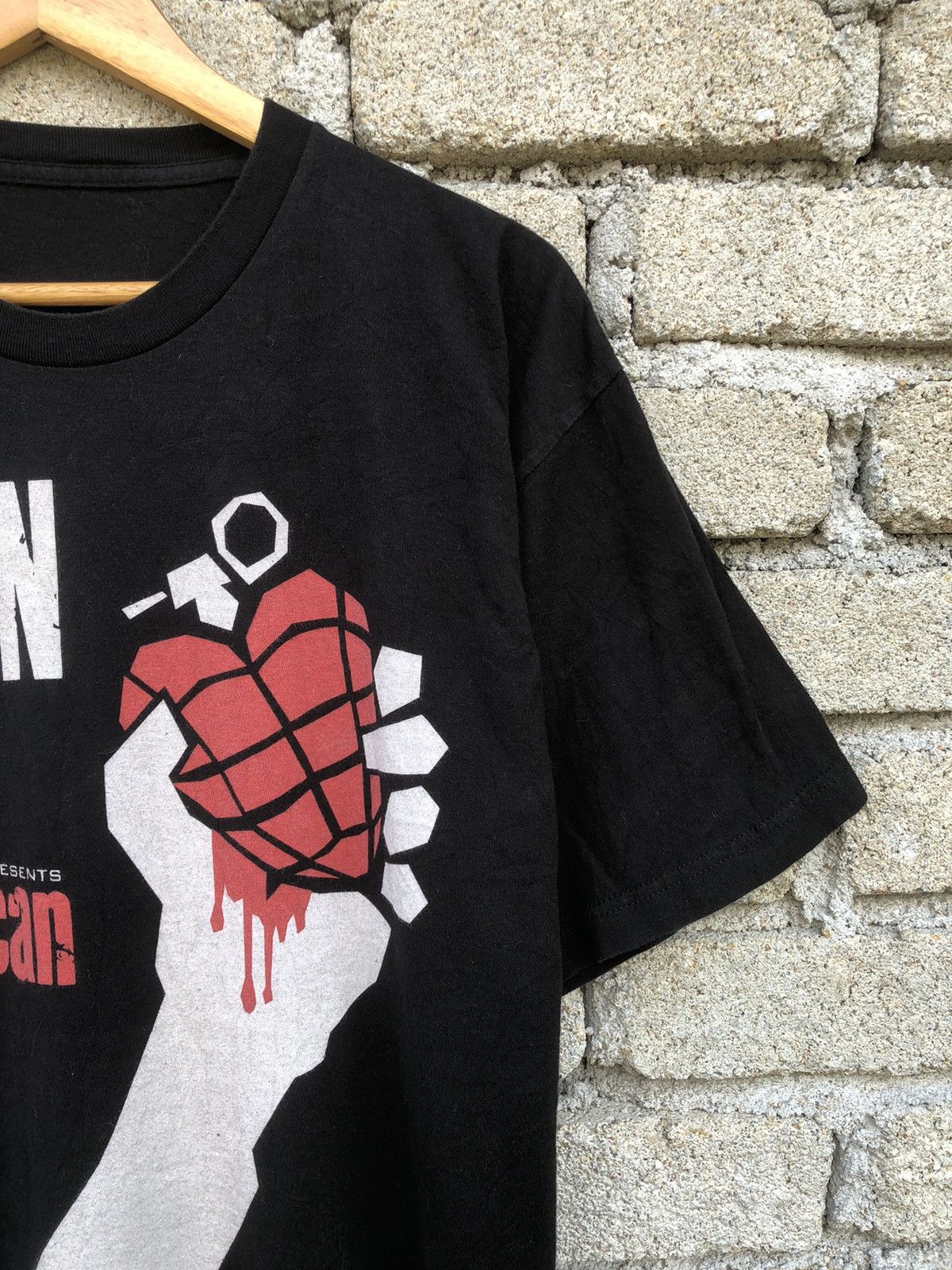 Band Tees Green Day American Idiot Band Tshirt Size US XL / EU 56 / 4 - 6 Thumbnail