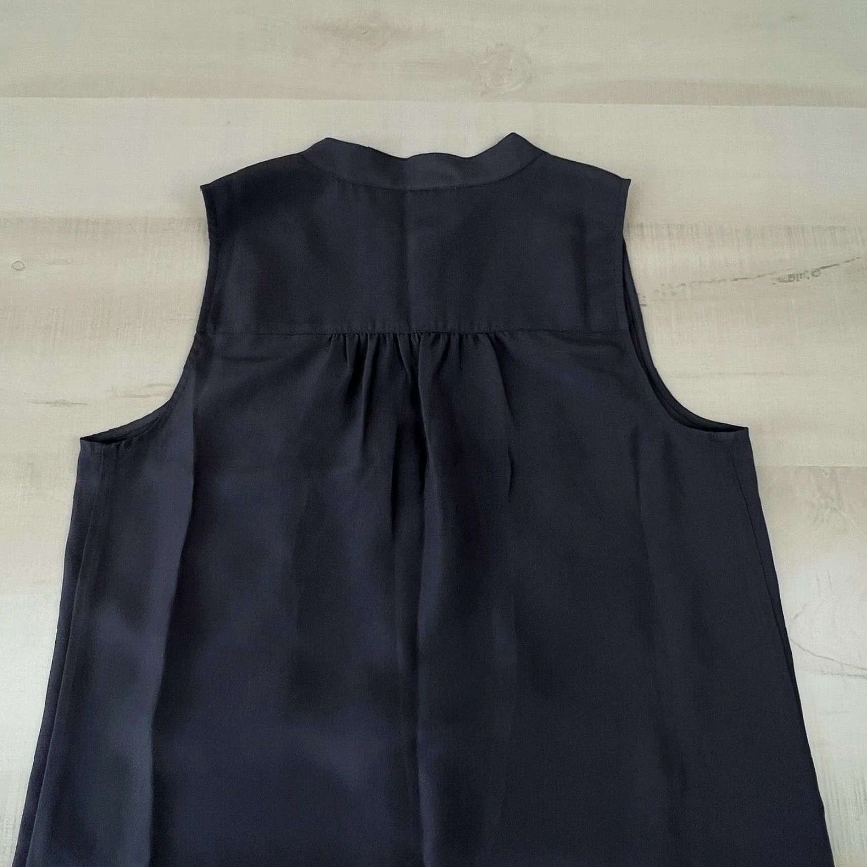 J.Crew J Crew Womens Sleeveless Shirt Gray Button Down Blouse Size XS / US 0-2 / IT 36-38 - 7 Thumbnail