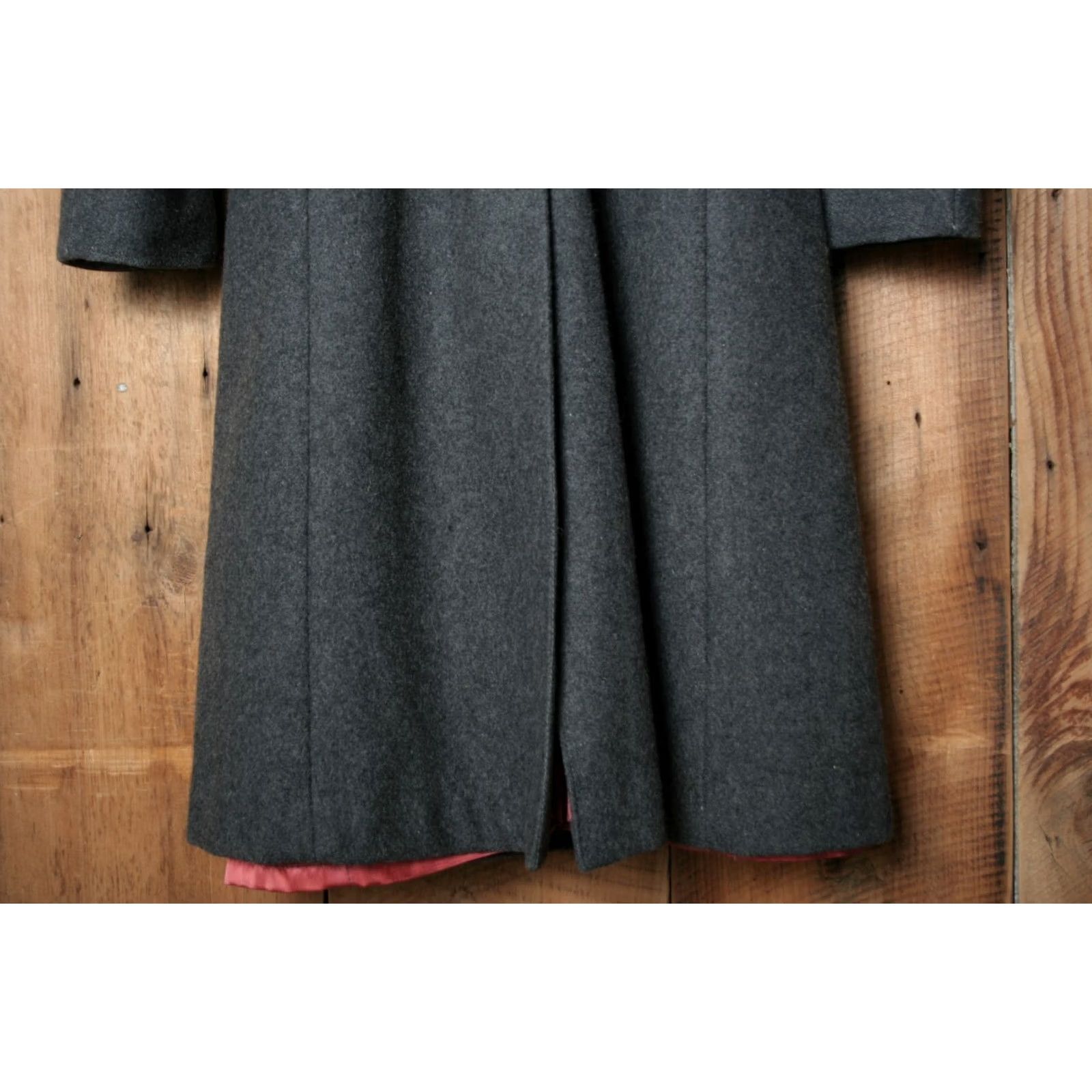 ASH VINTAGE DASH Gray Wool Blend Double Breasted Overcoat Sz. 40 Coat Men's 40 Gray DASH Wool Blend Overcoat Vintage Mens 40 Linen? Size US XXS / EU 40 - 7 Thumbnail