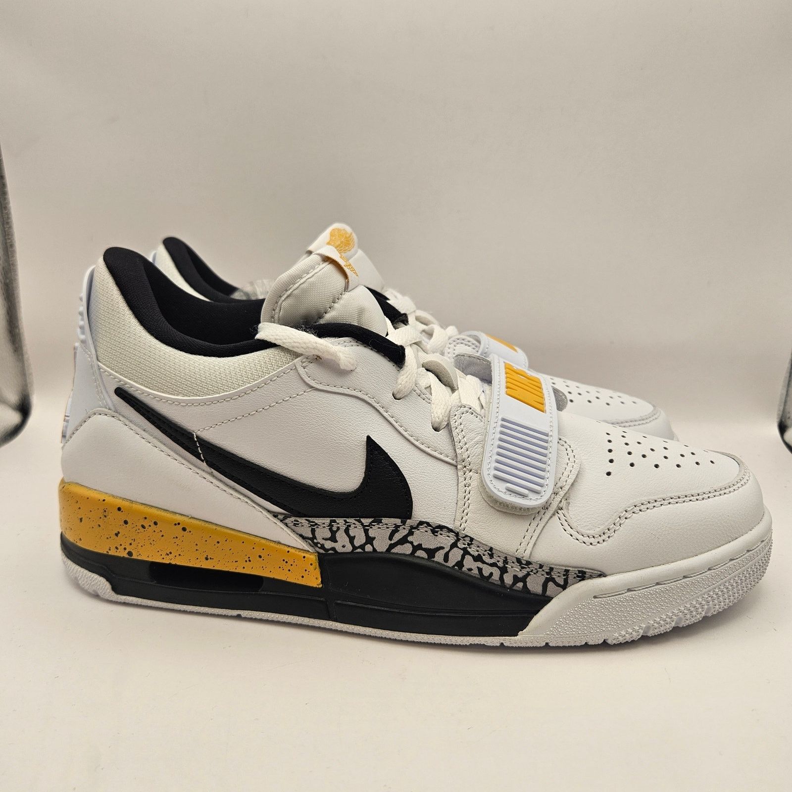 Nike NIKE MEN'S 8.5 AIR JORDAN LEGACY 312 LOW TOP YELLOW OCHRE Size US 8.5 / EU 41-42 - 4 Thumbnail