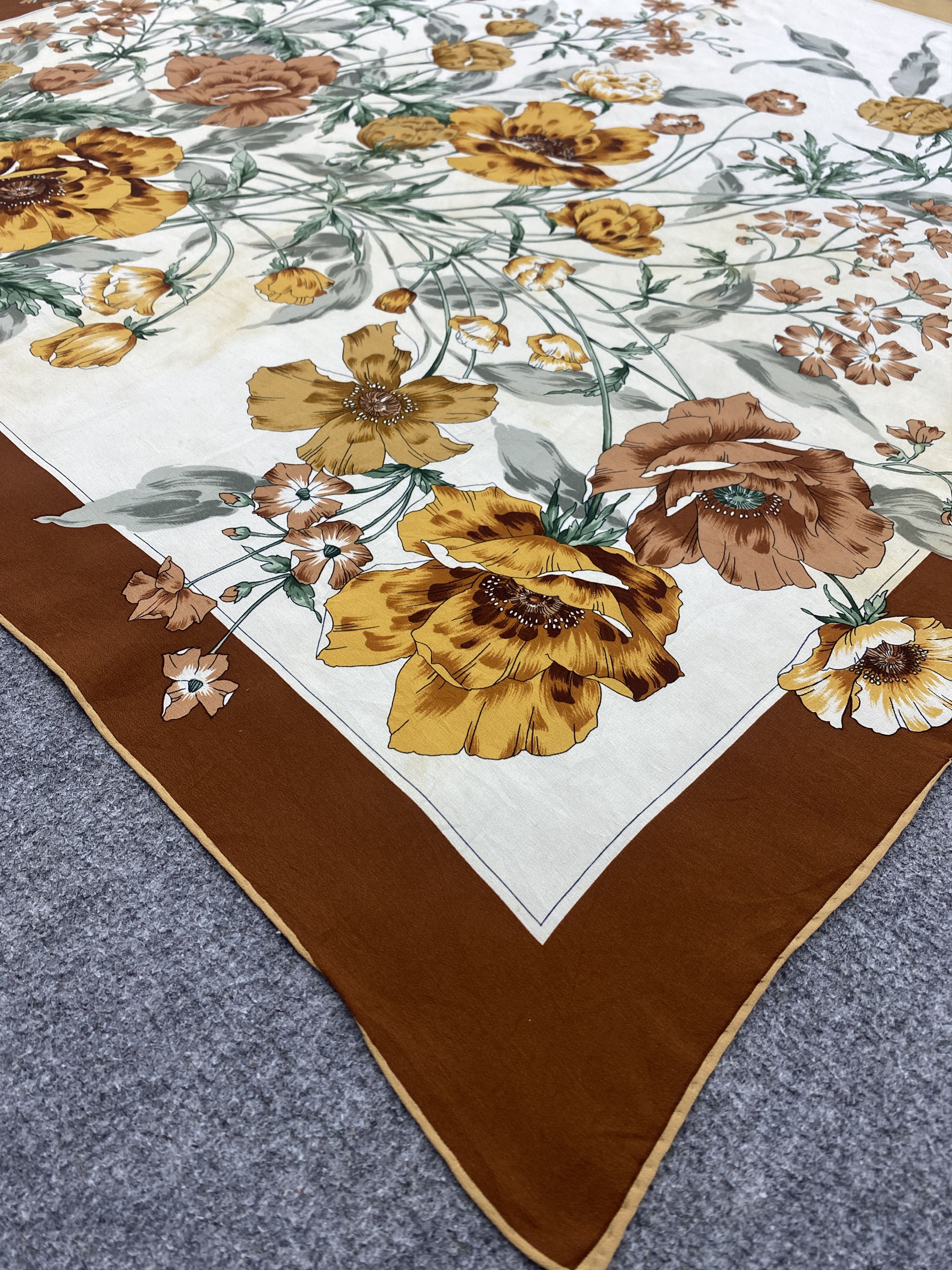 Vintage Flower Design Silk Scarf / Muffler / Silk Shawl SN0073 Size ONE SIZE - 6 Thumbnail