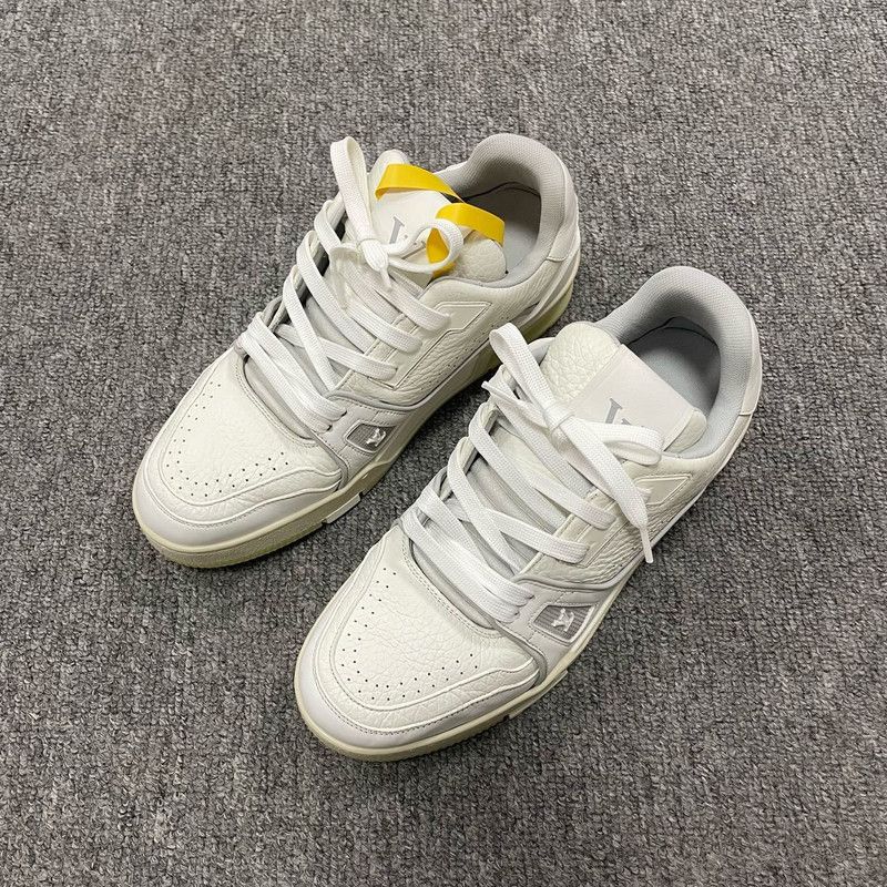 Louis Vuitton Louis Vuitton White Trainer Low Top Sneakers 0079 Size US 7.5 / EU 40-41 - 1 Thumbnail
