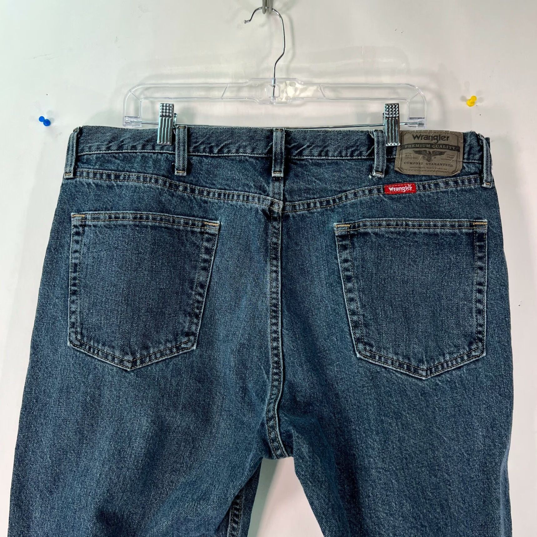 Wrangler Wrangler Jeans Mens Straight Denim 40 Regular Blue 40X30 Straight Fit Mid Rise 5-Pocket Belt Loops Zipper Button Fashion Brand Wrangler Size US 40 / EU 56 - 4 Thumbnail