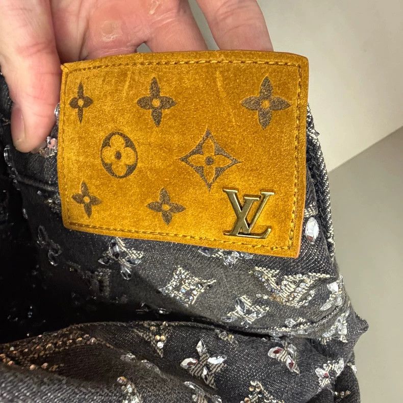 Louis Vuitton Louis Vuitton Limited logo full diamond jeans Size US 28 / EU 44 - 7 Thumbnail
