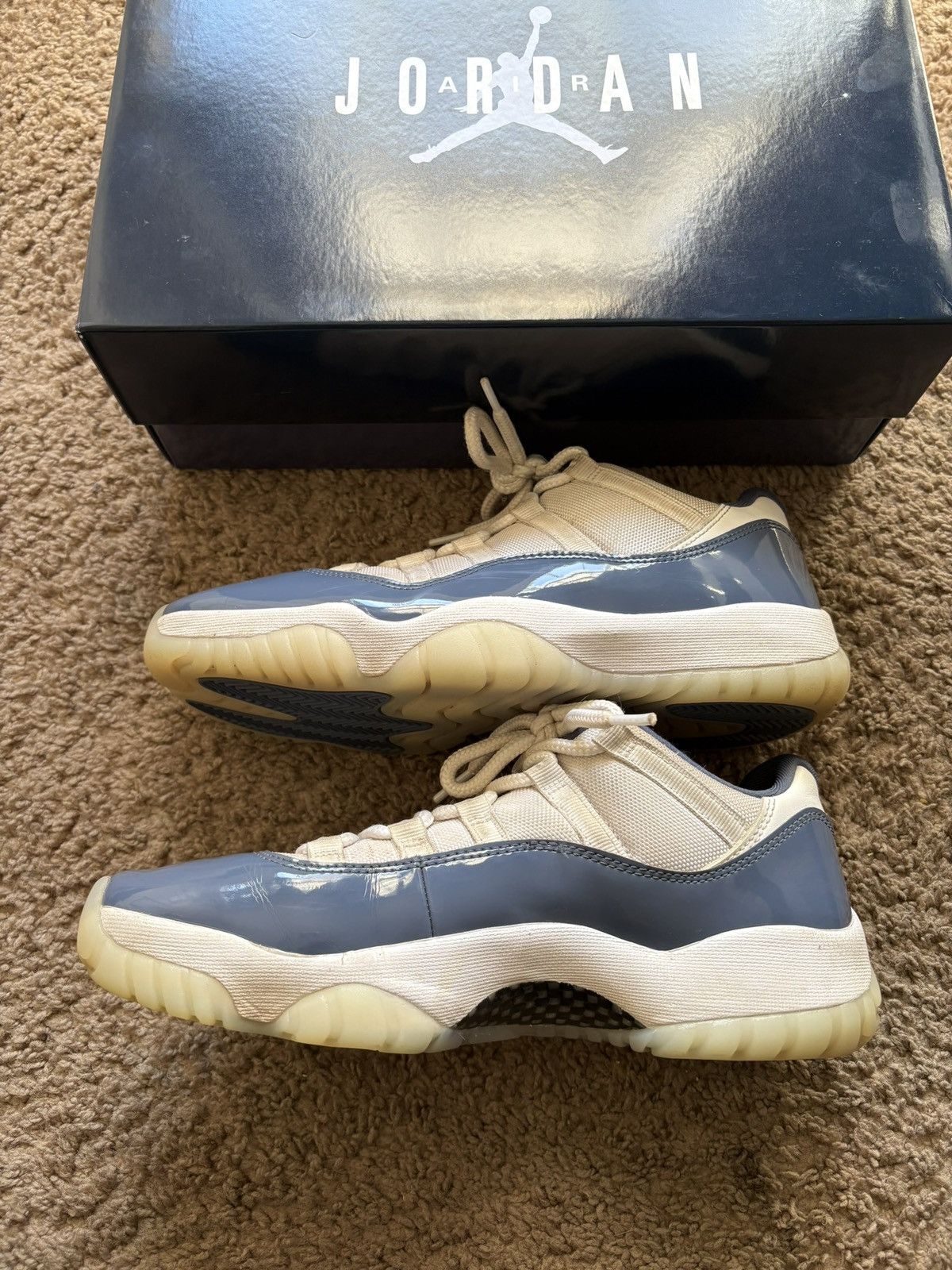 Jordan Brand Jordan 11 Low Diffused Blue Size US 9 / EU 42 - 2 Thumbnail