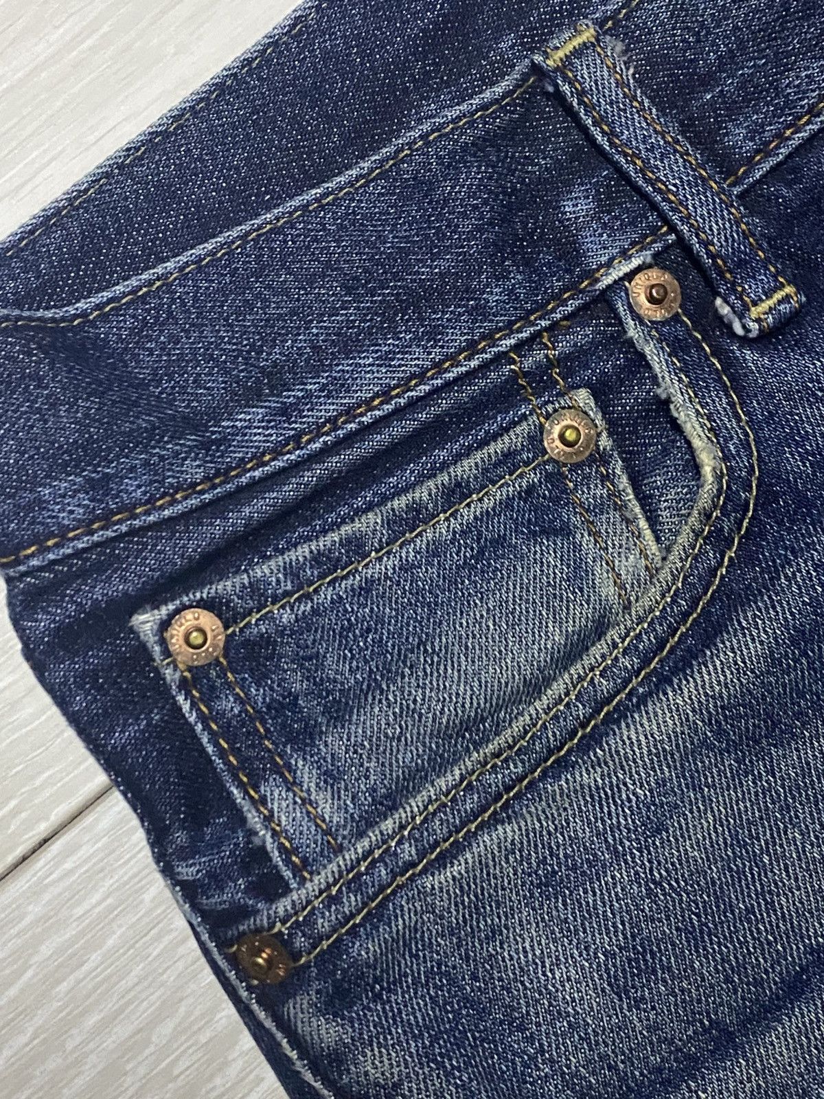 Uniqlo Vintage Japanese Uniqlo Blue wash Distressed Slim Fit Jeans Size US 32 / EU 48 - 9 Thumbnail