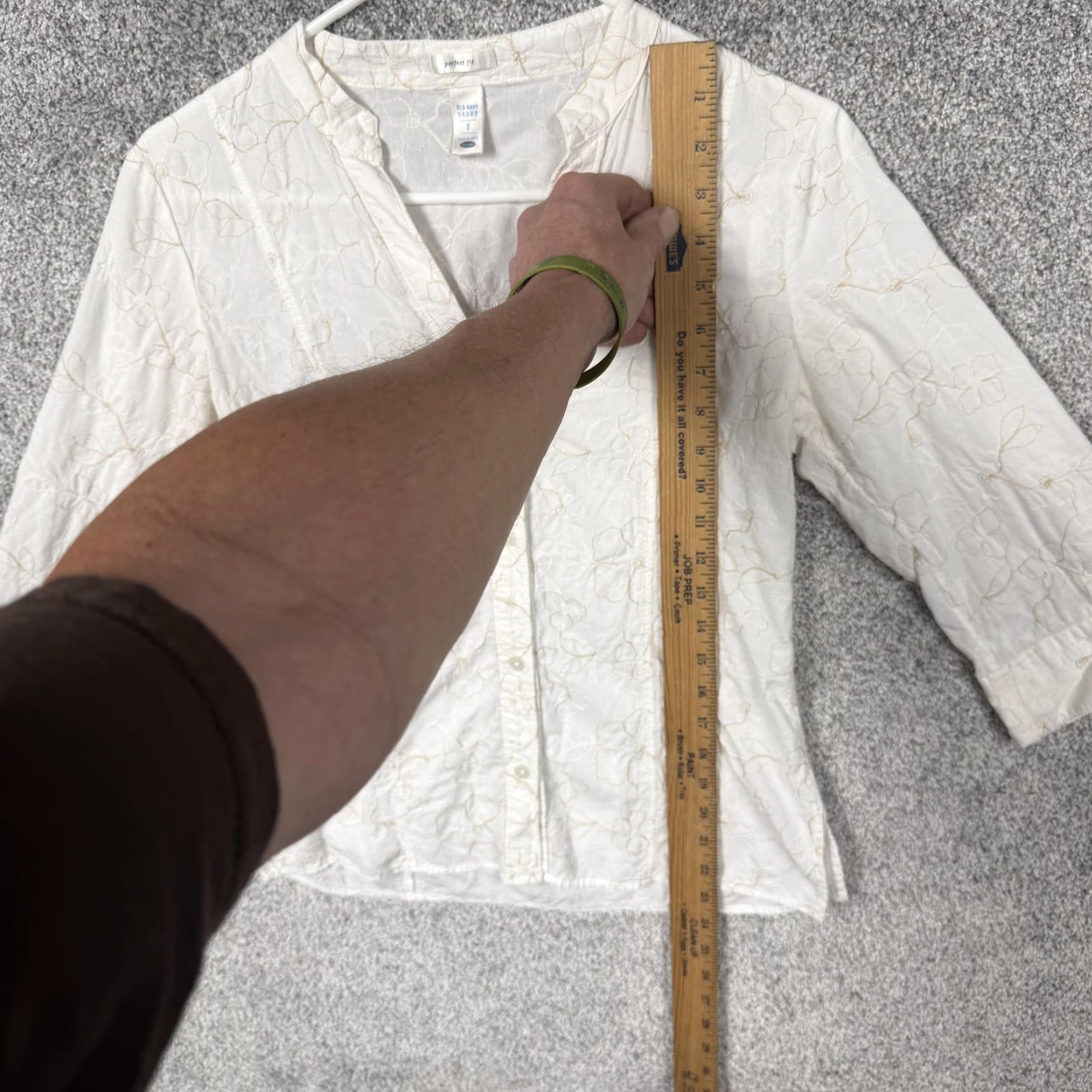 Old Navy Old Navy Blouse Women's S White 3/4 Sleeves V-Neck Button Front Embroidered Floral Lightweight Cotton Casual Spring Size S / US 4 / IT 40 - 2 Thumbnail